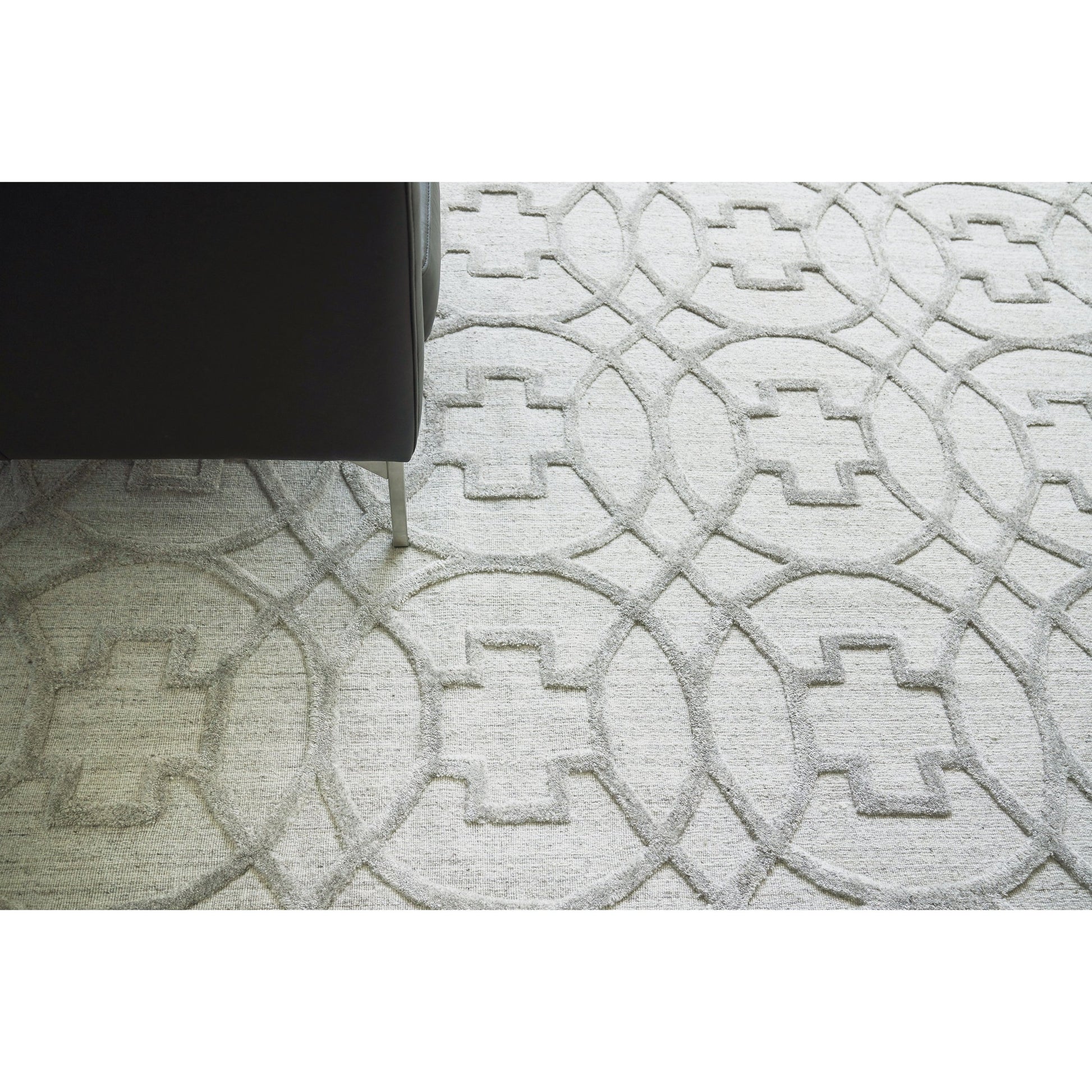 Windsor Rug - Light Silver by Exquisite Rugs in light silver. Made from wool, bamboo silk in a unique style.