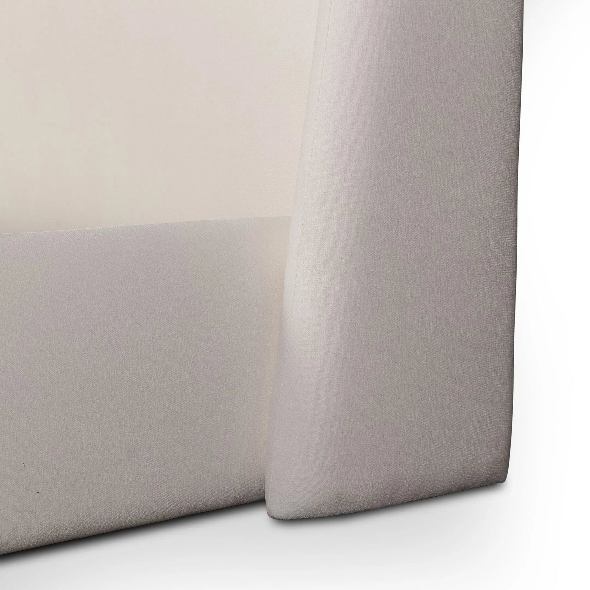 Hexley Bed by Four Hands in crypton nomad marshmallow. Made from 92% polyester, 8% flax/linen in a transitional style.