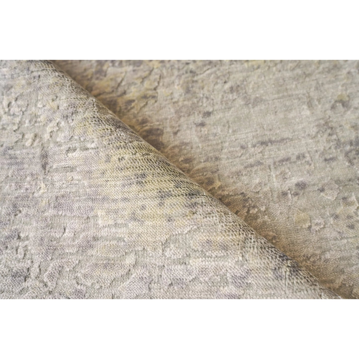 021 SI-2383764 | Closeup | Reflections 2527 Rug by Exquisite Rugs in silver, gray, yellow. Made from bamboo silk in a unique style.
