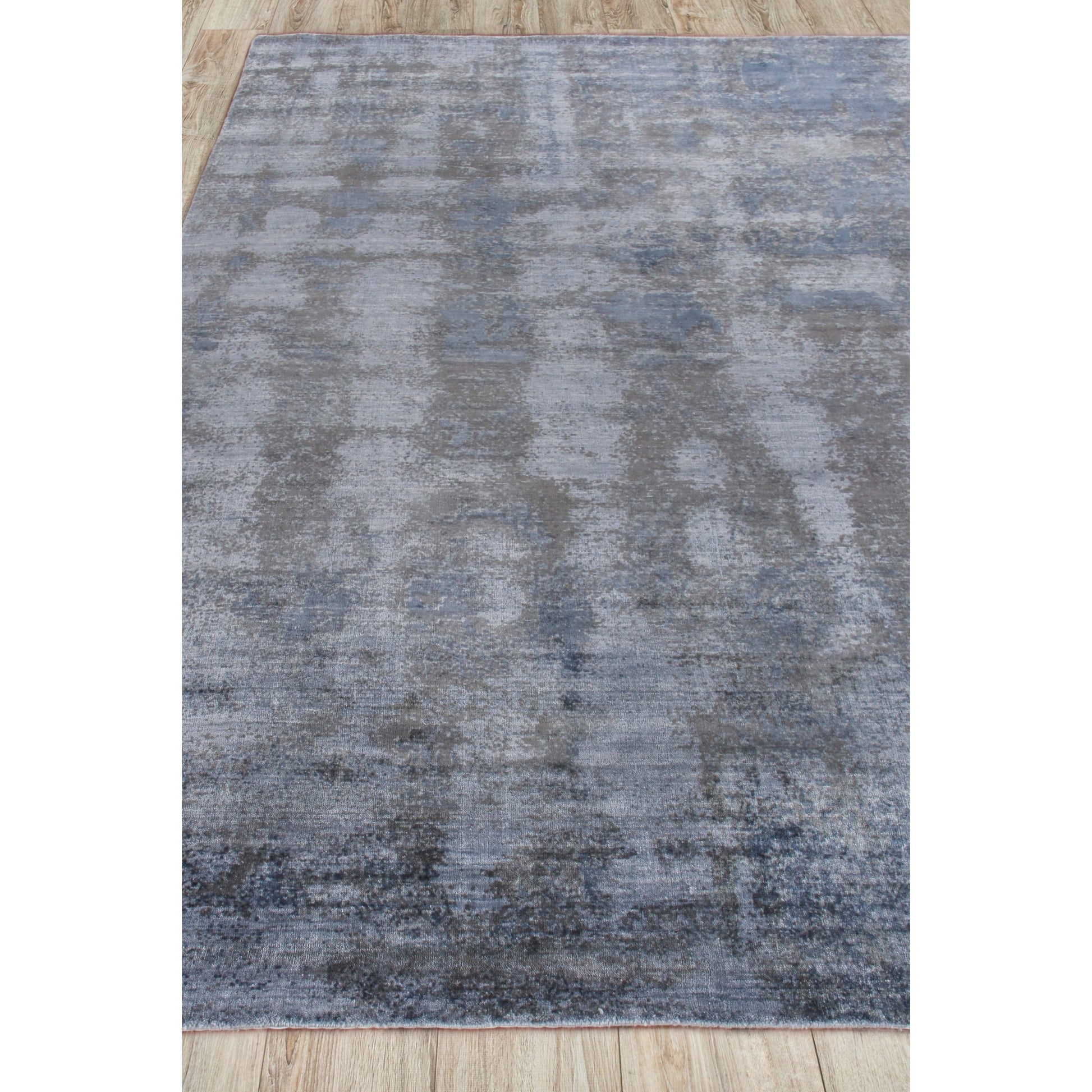 Antolini 2528 Rug by Exquisite Rugs in blue, gray. Made from bamboo silk in a unique style.