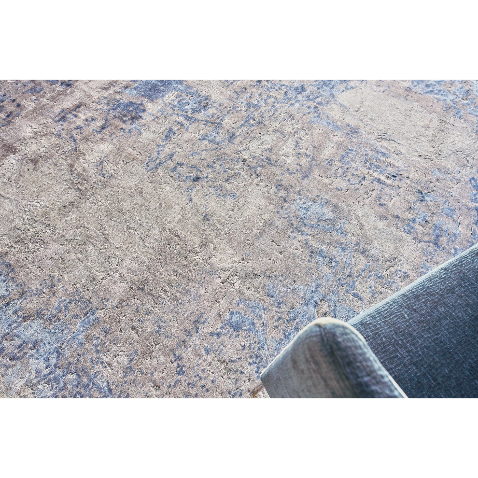 Roset Rug by Exquisite Rugs in silver, blue. Made from bamboo silk in a unique style.