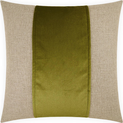 Jefferson Pillow by DV Kap Home. Made from 55% linen, 45% viscose in a transitional style.