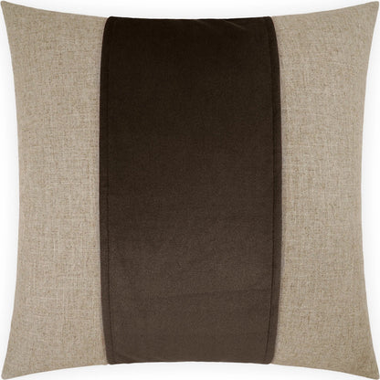 Jefferson Pillow by DV Kap Home. Made from 55% linen, 45% viscose in a transitional style.