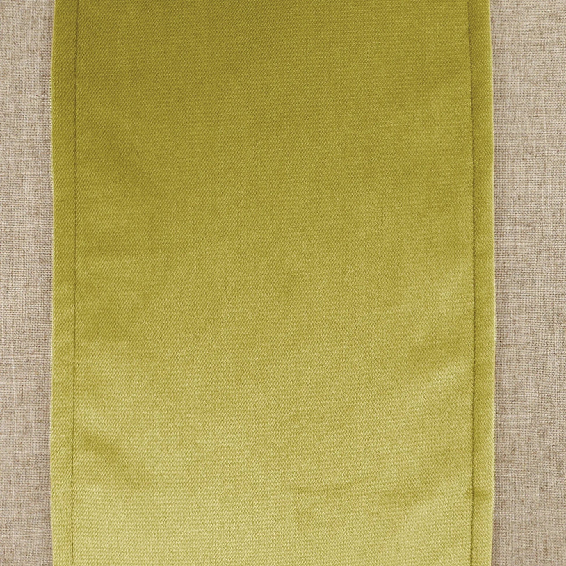Jefferson Pillow by DV Kap Home. Made from 55% linen, 45% viscose in a transitional style.