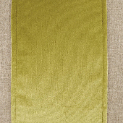 Jefferson Pillow by DV Kap Home. Made from 55% linen, 45% viscose in a transitional style.