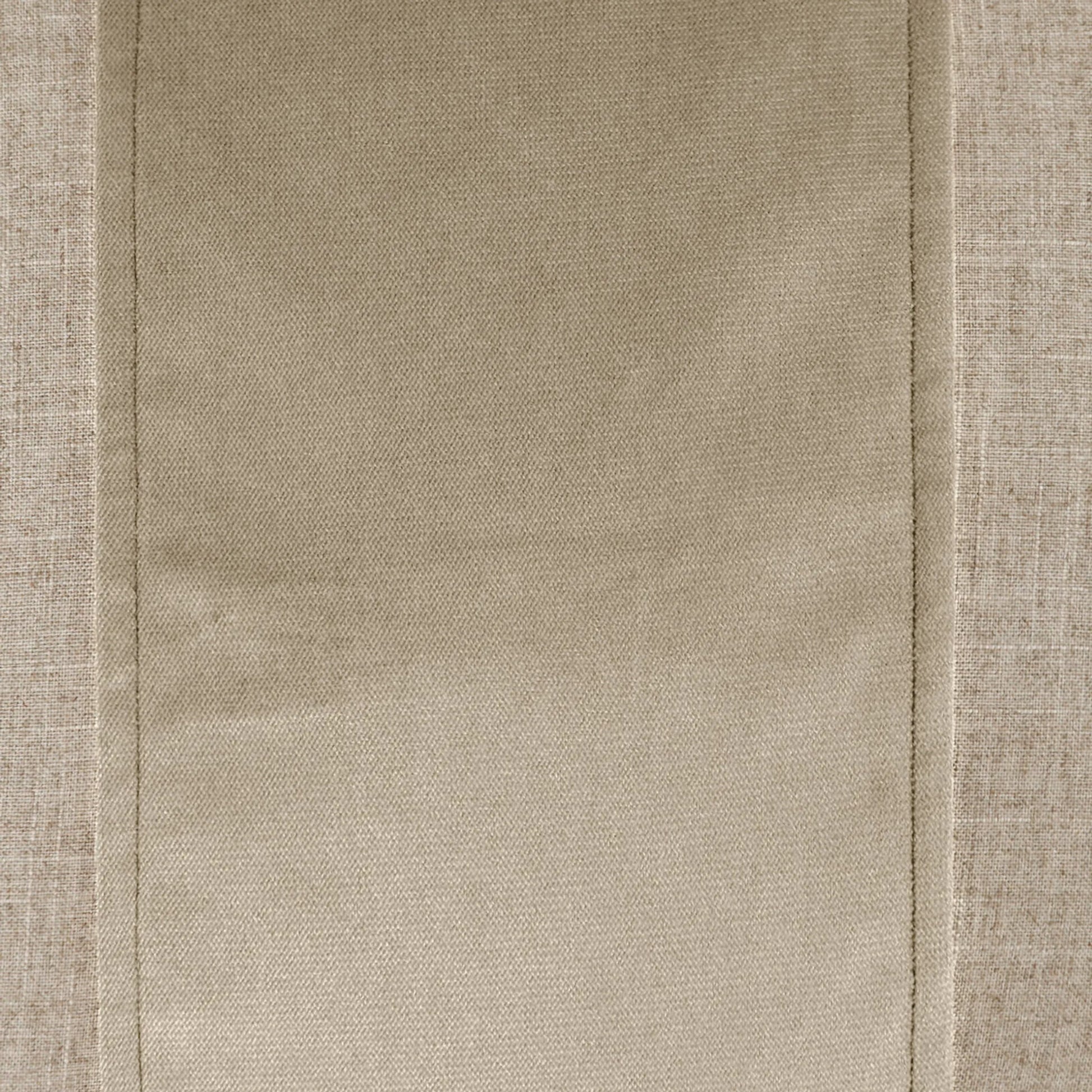 Jefferson Pillow by DV Kap Home. Made from 55% linen, 45% viscose in a transitional style.