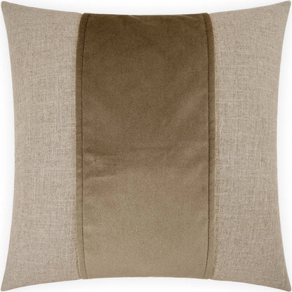 Jefferson Pillow by DV Kap Home. Made from 55% linen, 45% viscose in a transitional style.