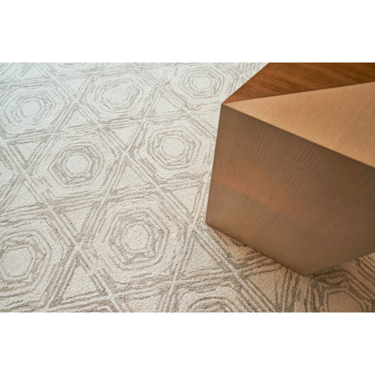 Caprice 2707 Rug by Exquisite Rugs in silver/ivory. Made from new zealand wool in a unique style.