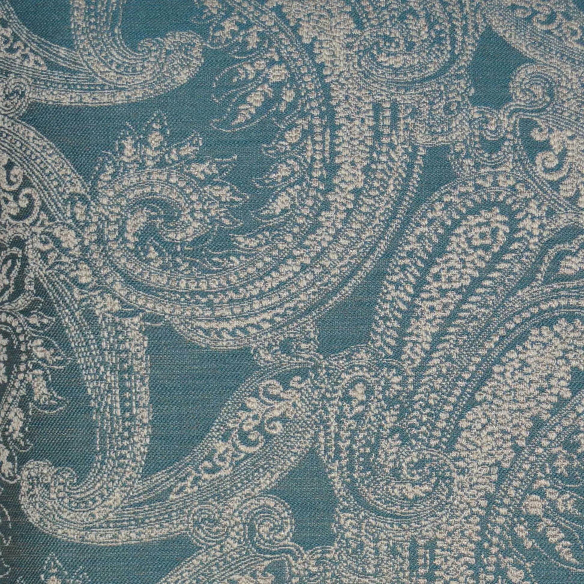Ravel Pillow by DV Kap Home. Made from 78% polyester, 14% cotton, 6% viscose, 2% linen in a unique style.