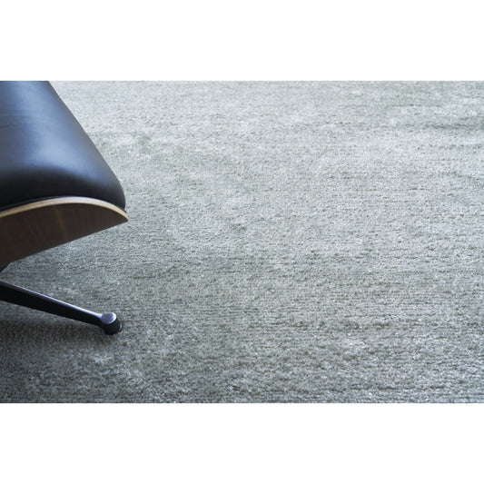Calla 2873 Rug by Exquisite Rugs in dark silver. Made from bamboo silk in a unique style.