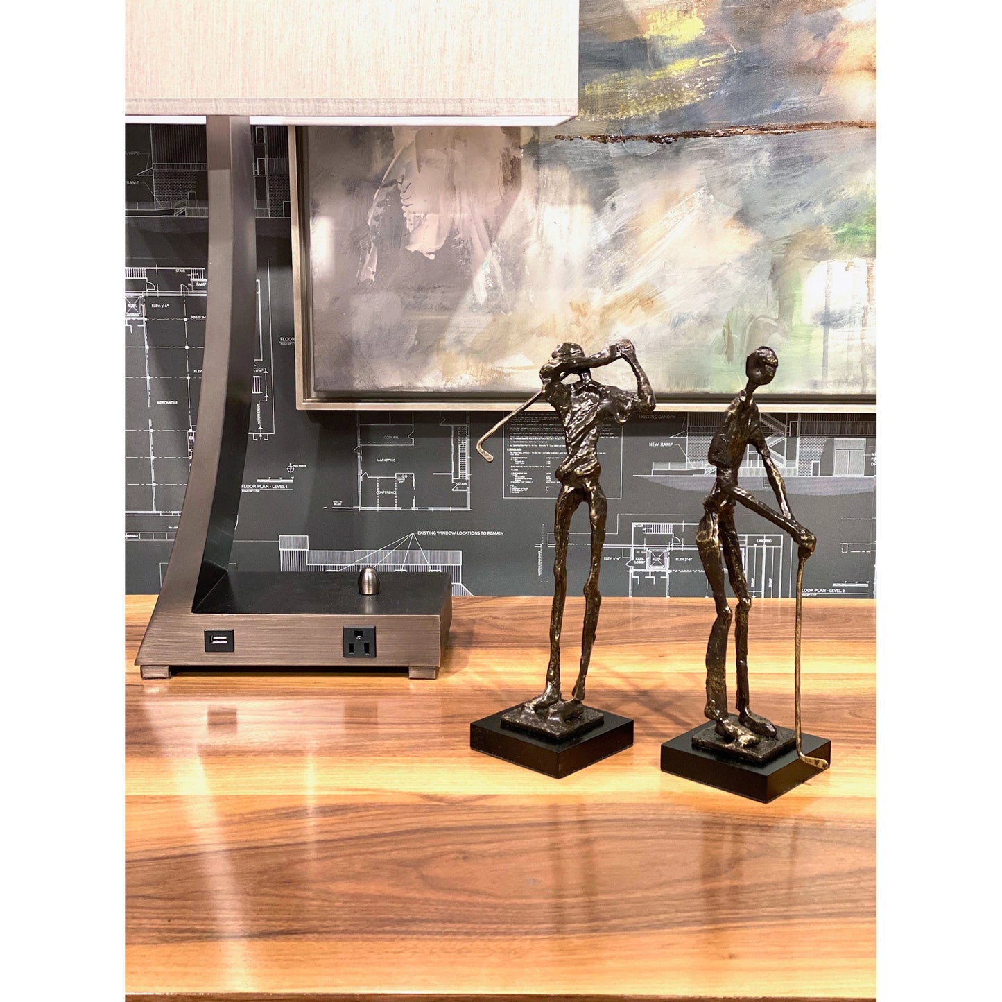 002 SR-386514 | Lifestyle | Swinging Golfer by Wildwood in old bronze. Made from metal in a eclectic & global style.