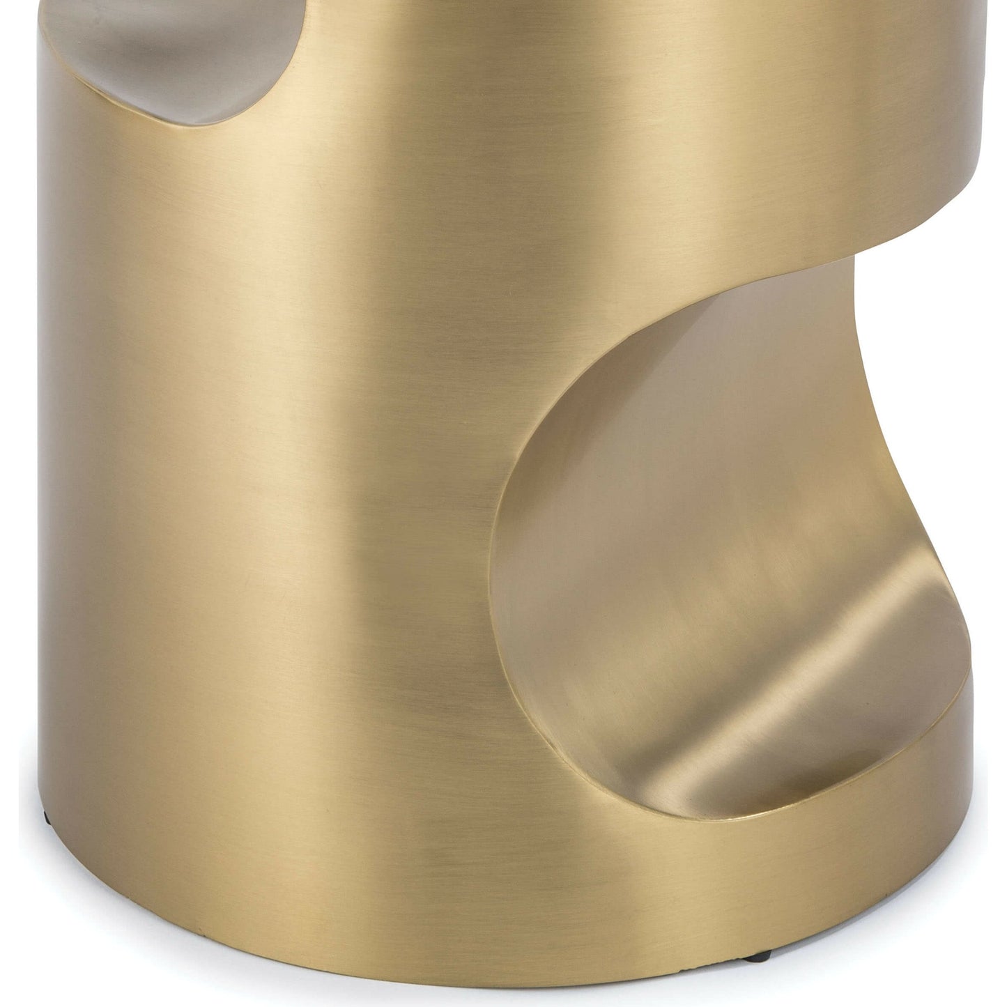 006 S-287116 | Closeup | Nathan Side Table by Regina Andrew in brass and brass. Made from stainless steel in a modern style.