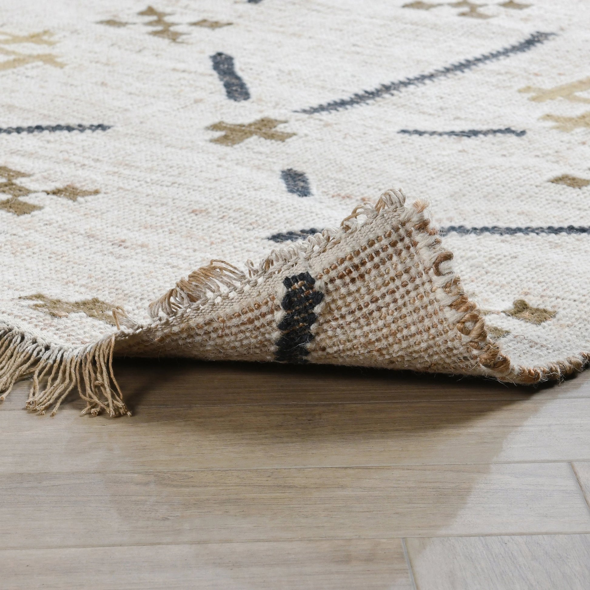 Belfast Wool Blend Area Rug by Villa by Classic Home. Made from 60% wool, 30% jute, 10% cotton in a unique style.