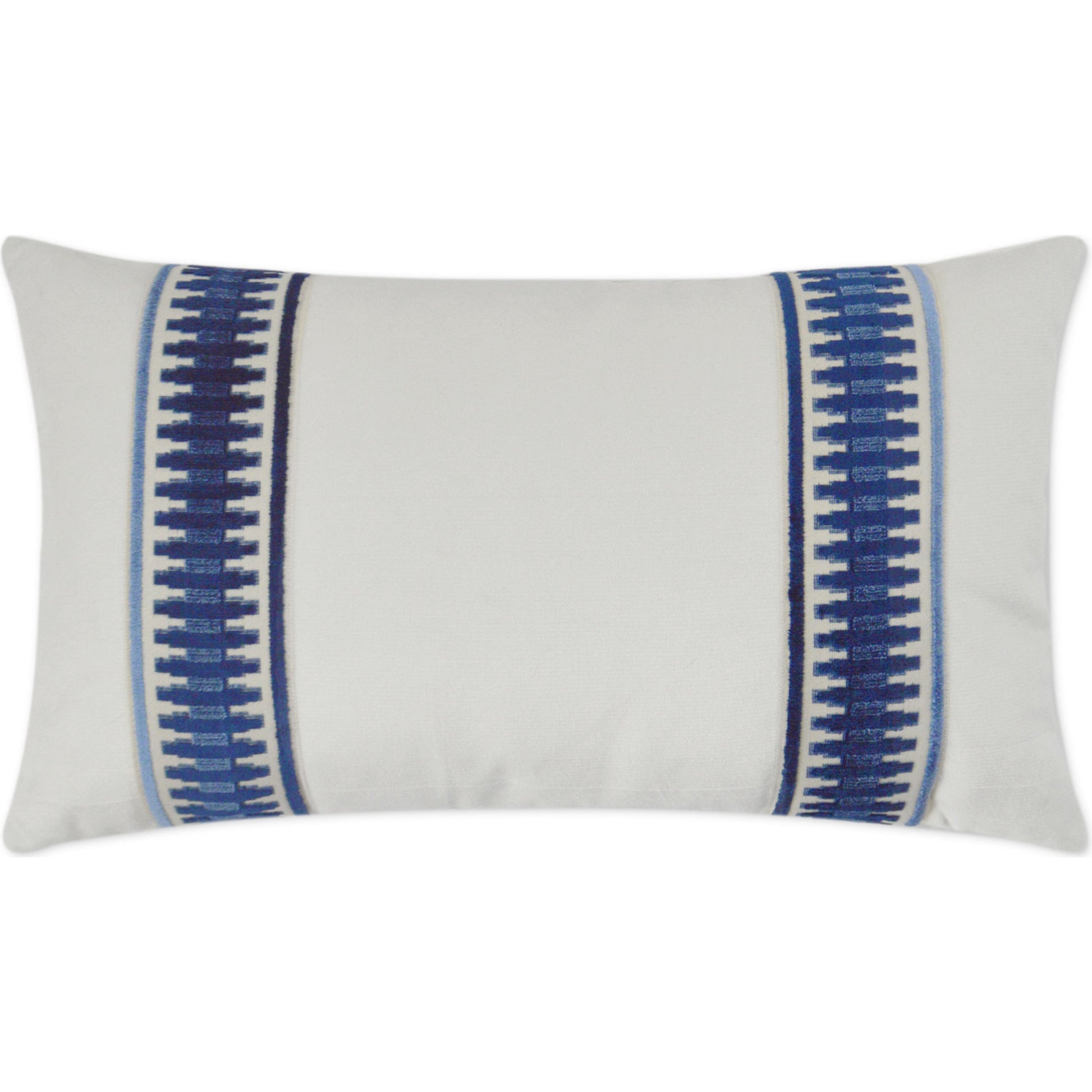 Antibes by DV Kap Home. Made from 30% polyester, 70% viscose in a transitional style.