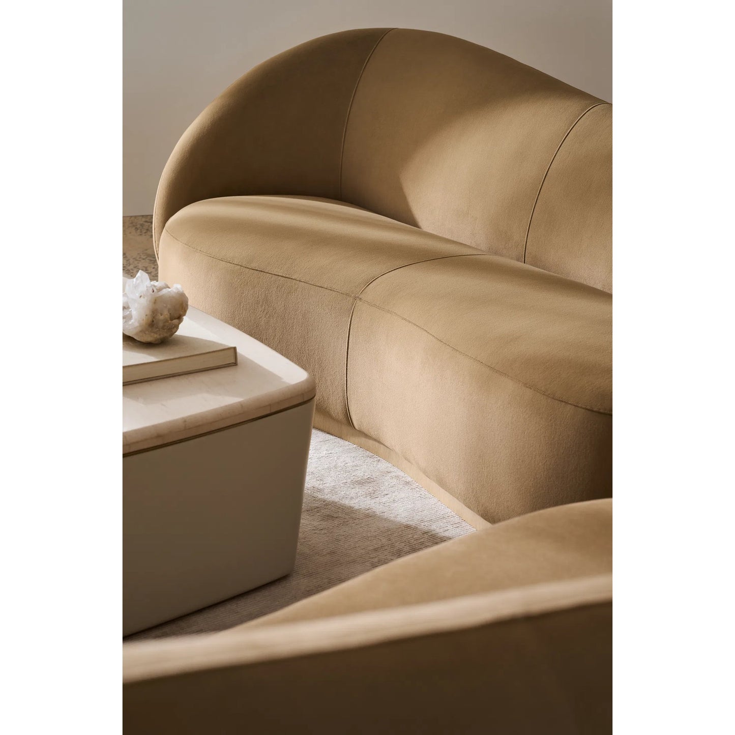 013 SI-2370787 | Lifestyle | Kalahari Sofa by Caracole in camel and sparkling argent. Made from unique in a transitional style.