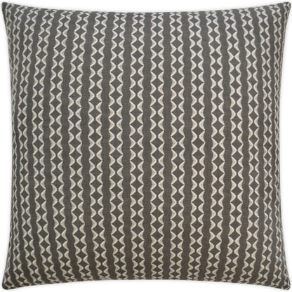 Notch by DV Kap Home. Made from 43% polyester, 57% cotton base, embroidery: 100% polyester in a modern style.