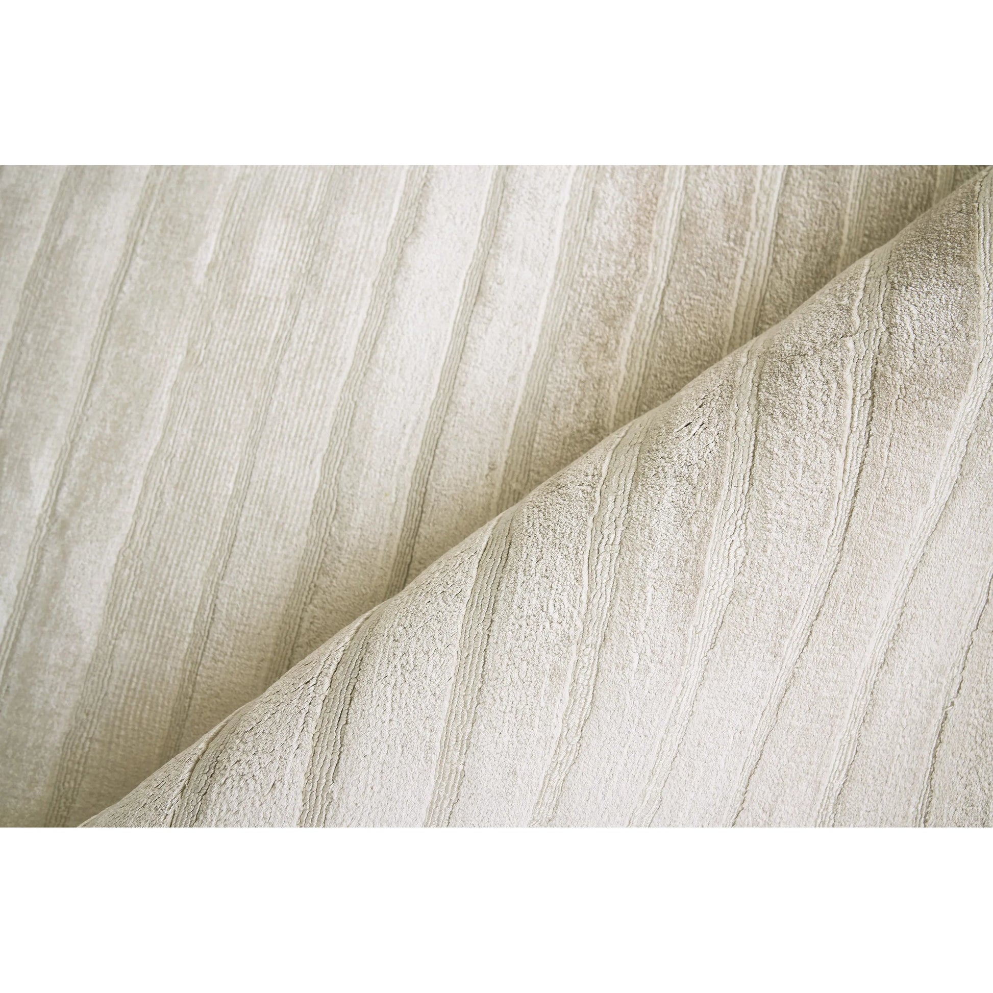 High Low Rug by Exquisite Rugs. Made from viscose in a unique style.
