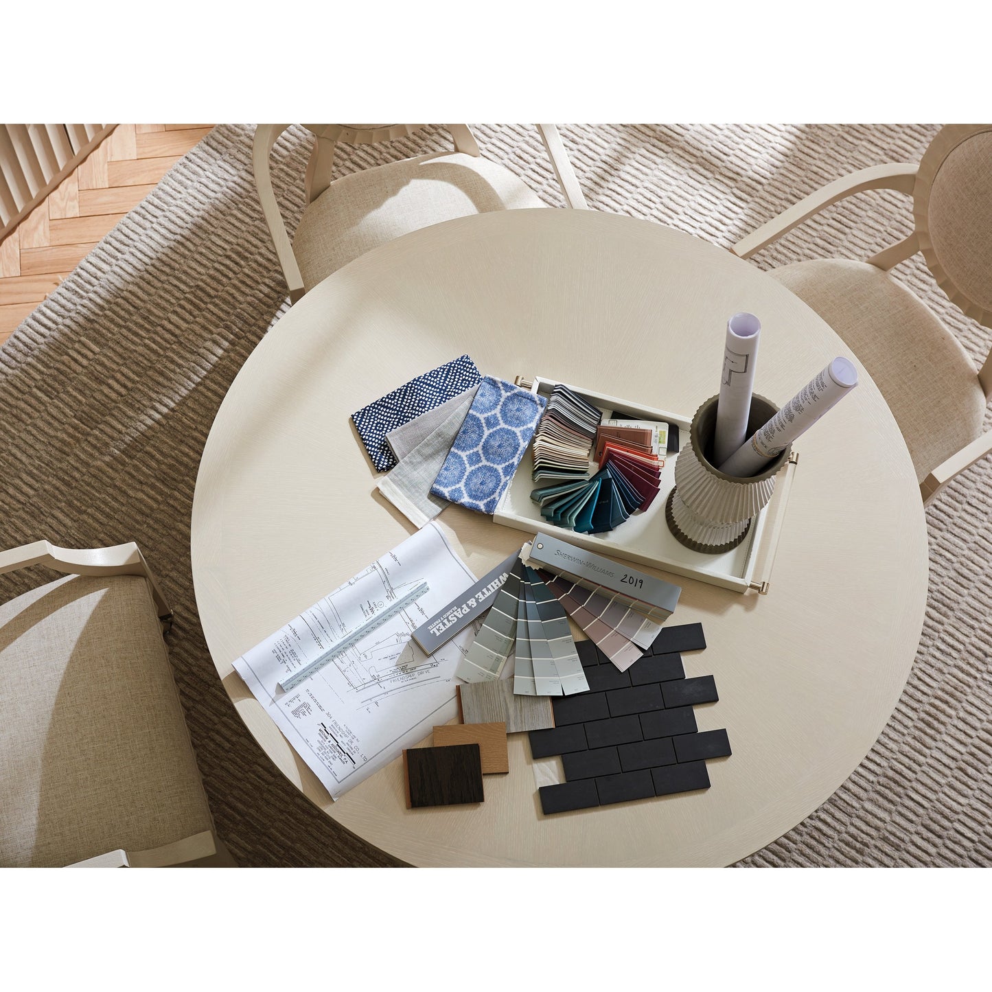 008 SI-1770818 | Lifestyle | Artesia Game Table by Sligh in linen white. Made from unique in a transitional style.