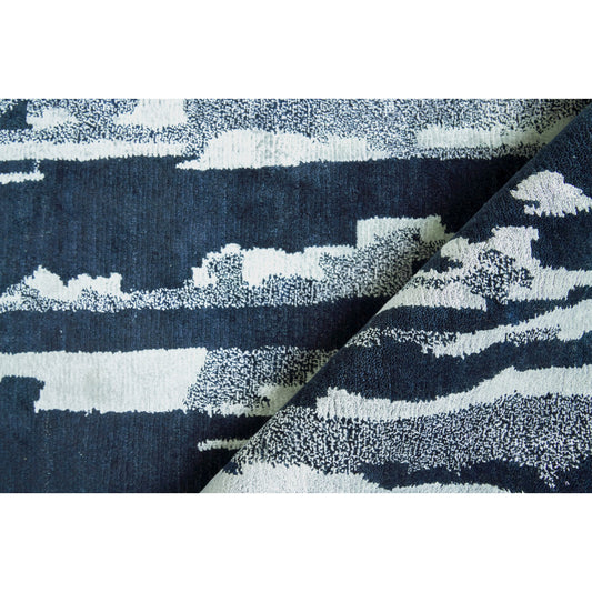 Carrina 3135 Rug by Exquisite Rugs in navy/silver. Made from unique in a unique style.