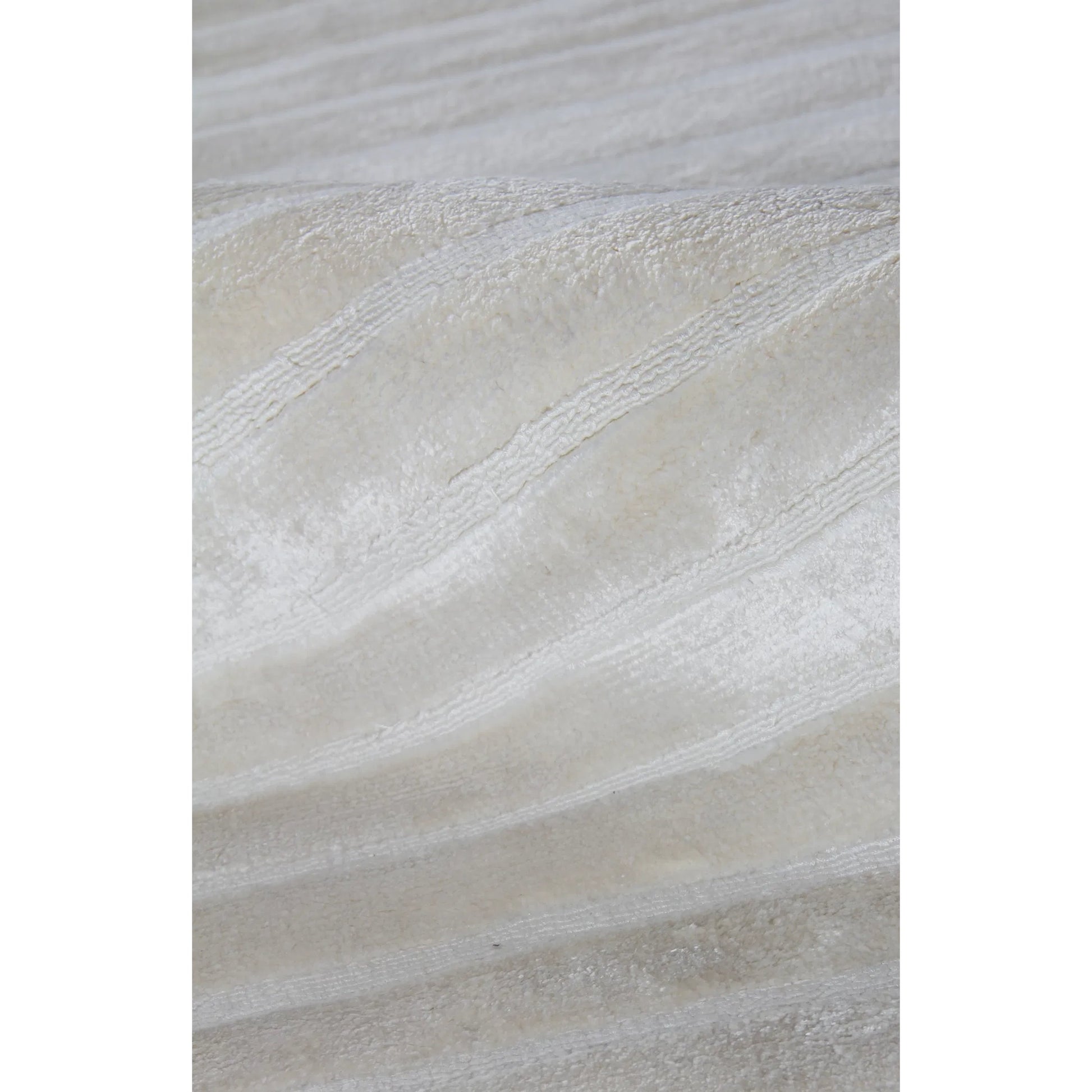 High Low Rug by Exquisite Rugs. Made from viscose in a unique style.