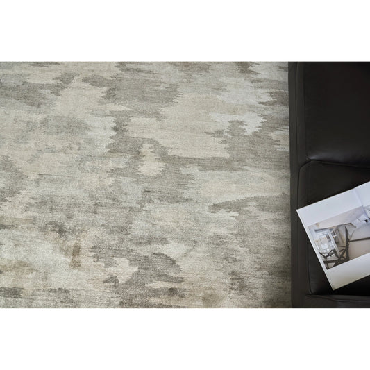 Bamboo Silk 3263 Rug by Exquisite Rugs in light silver, gray. Made from bamboo silk in a unique style.
