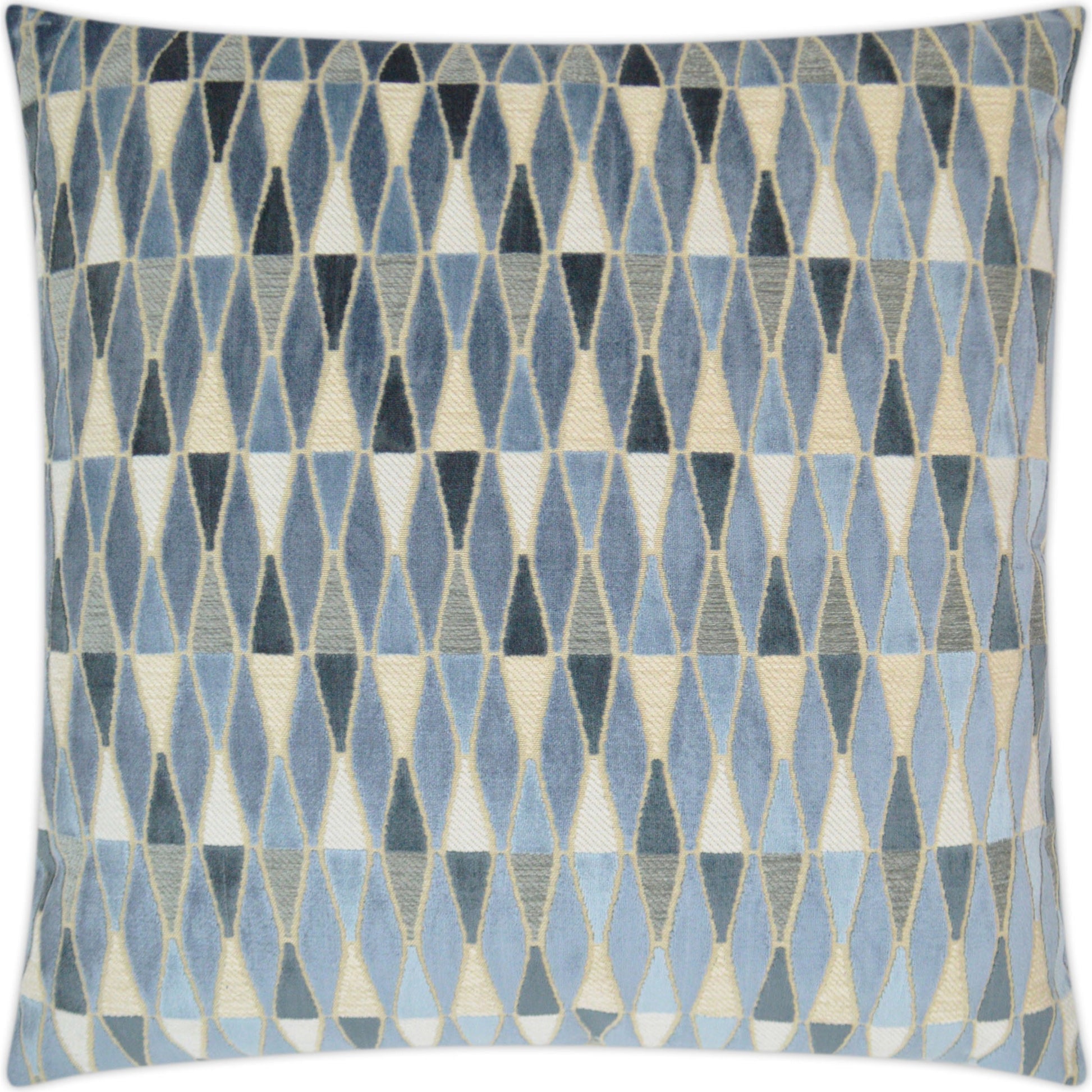 Abrash by DV Kap Home. Made from 55% polyester, 31% viscose, 14% cotton in a modern style.