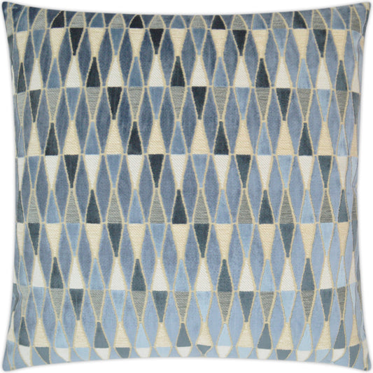 Abrash by DV Kap Home. Made from 55% polyester, 31% viscose, 14% cotton in a modern style.