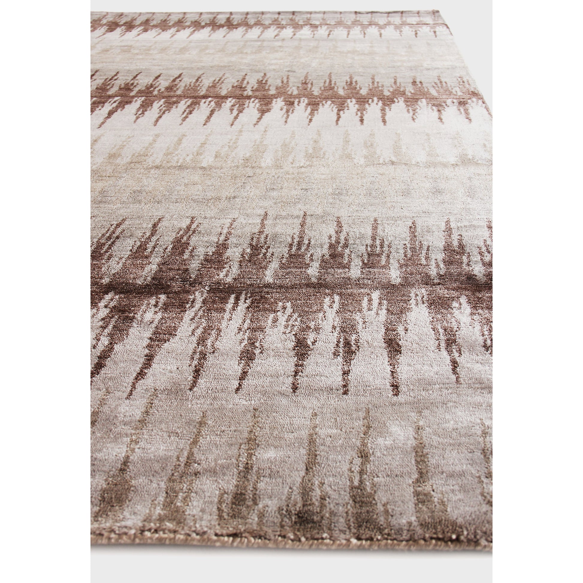 Bamboo Silk 3286 Rug by Exquisite Rugs. Made from bamboo silk in a unique style.