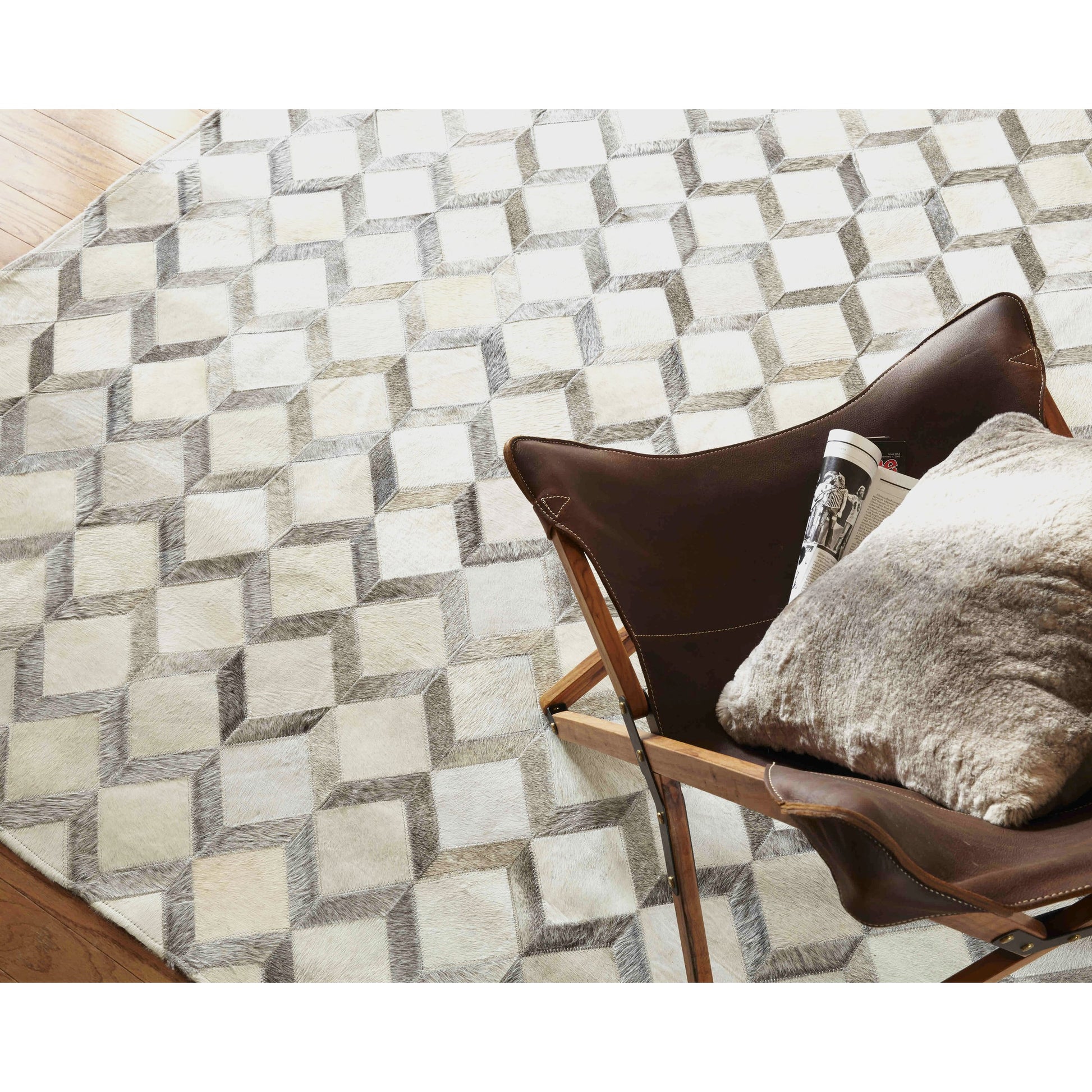 Natural Hide Rug - Ivory, Silver by Exquisite Rugs in ivory, silver. Made from leather hide in a unique style.