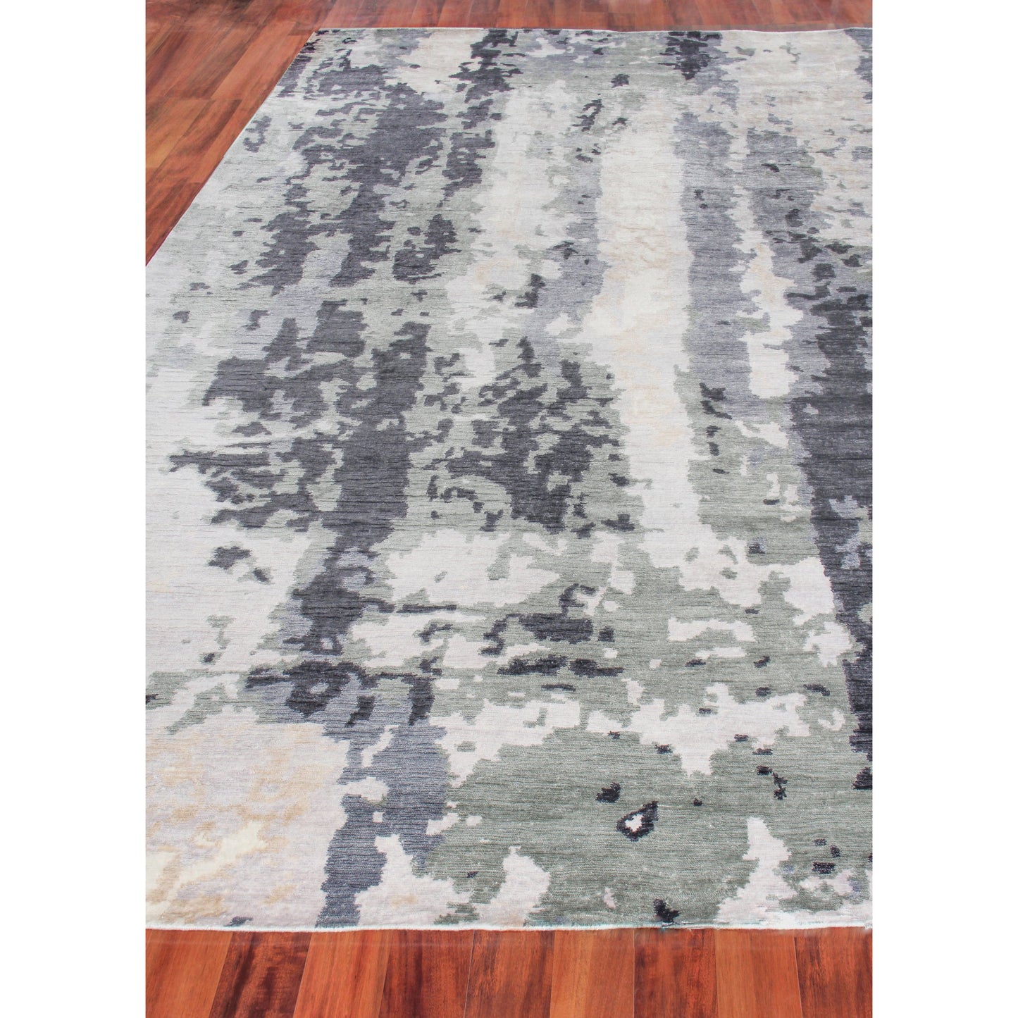 003 SI-1827305,SI-1827307 | Closeup | Bamboo Silk 3337 Rug by Exquisite Rugs in blue, gray. Made from bamboo silk in a unique style.