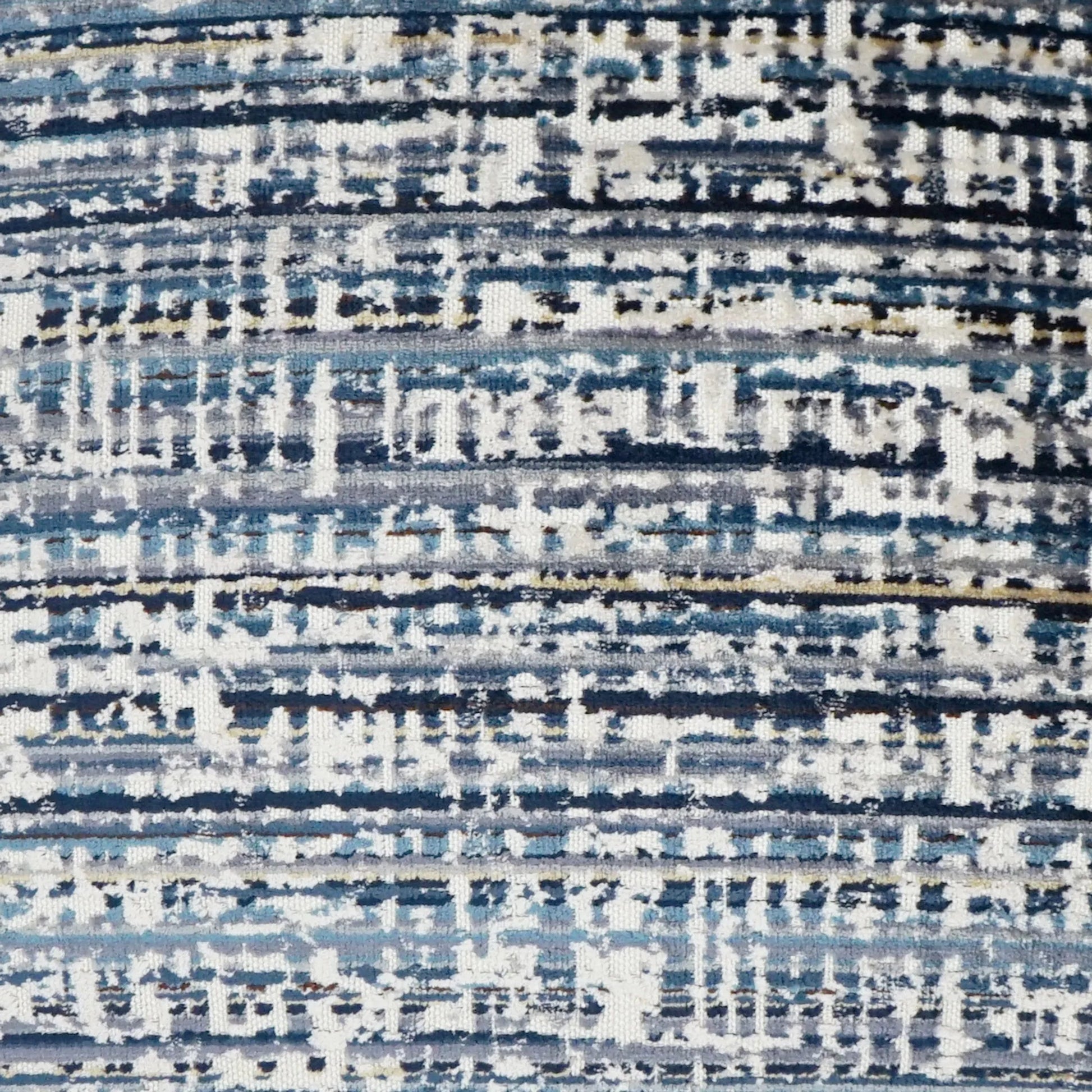 Dynamix Pillow by DV Kap Home. Made from 79% rayon, 21% polyester in a eclectic & global style.