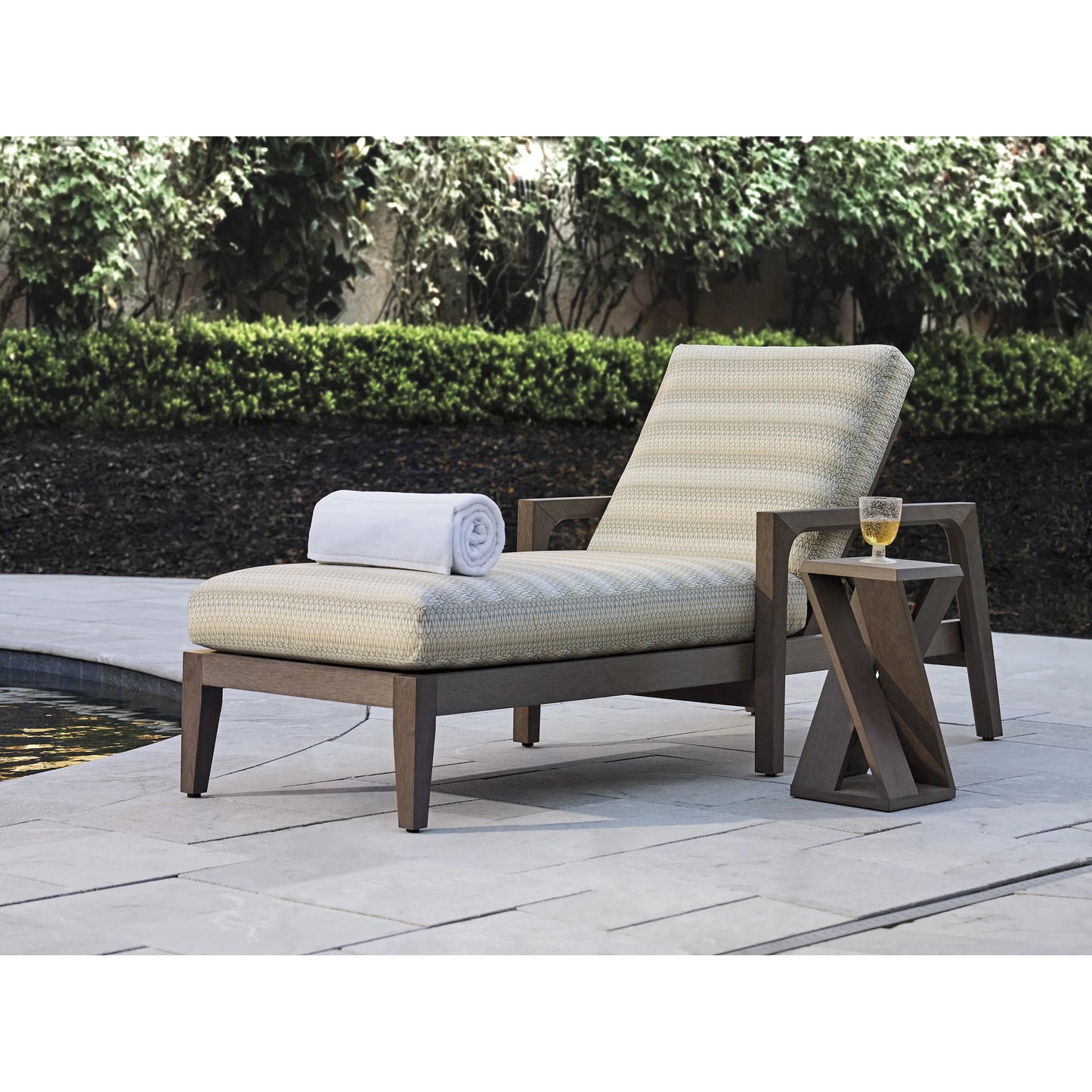 003 SI-2242644 | Lifestyle | Mozambique Chaise by Tommy Bahama Outdoor in taupe gray. Made from unique in a transitional style.