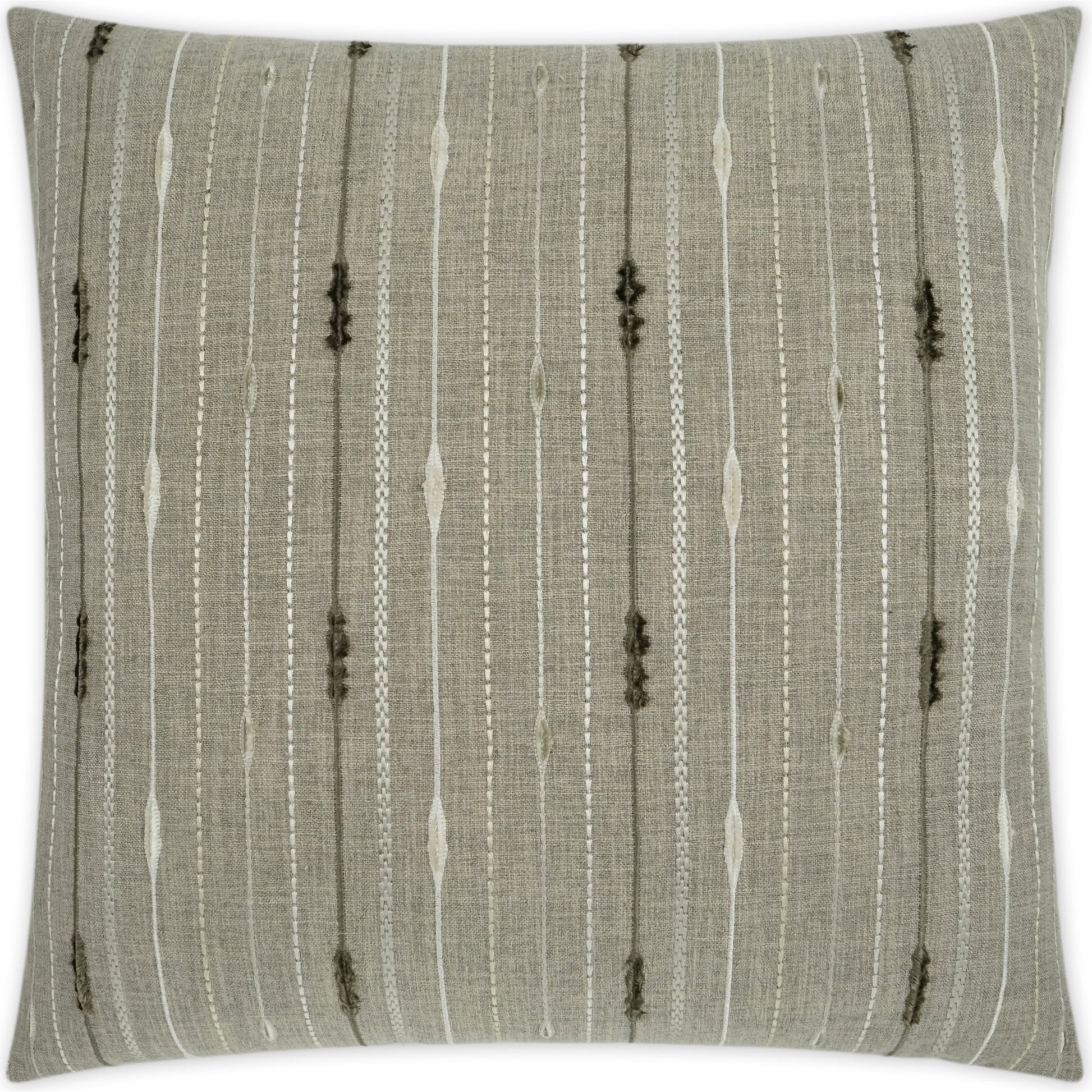 Pacesetter by DV Kap Home. Made from 100% polyester, embroidery: 100% polyester in a cottage & farmhouse style.
