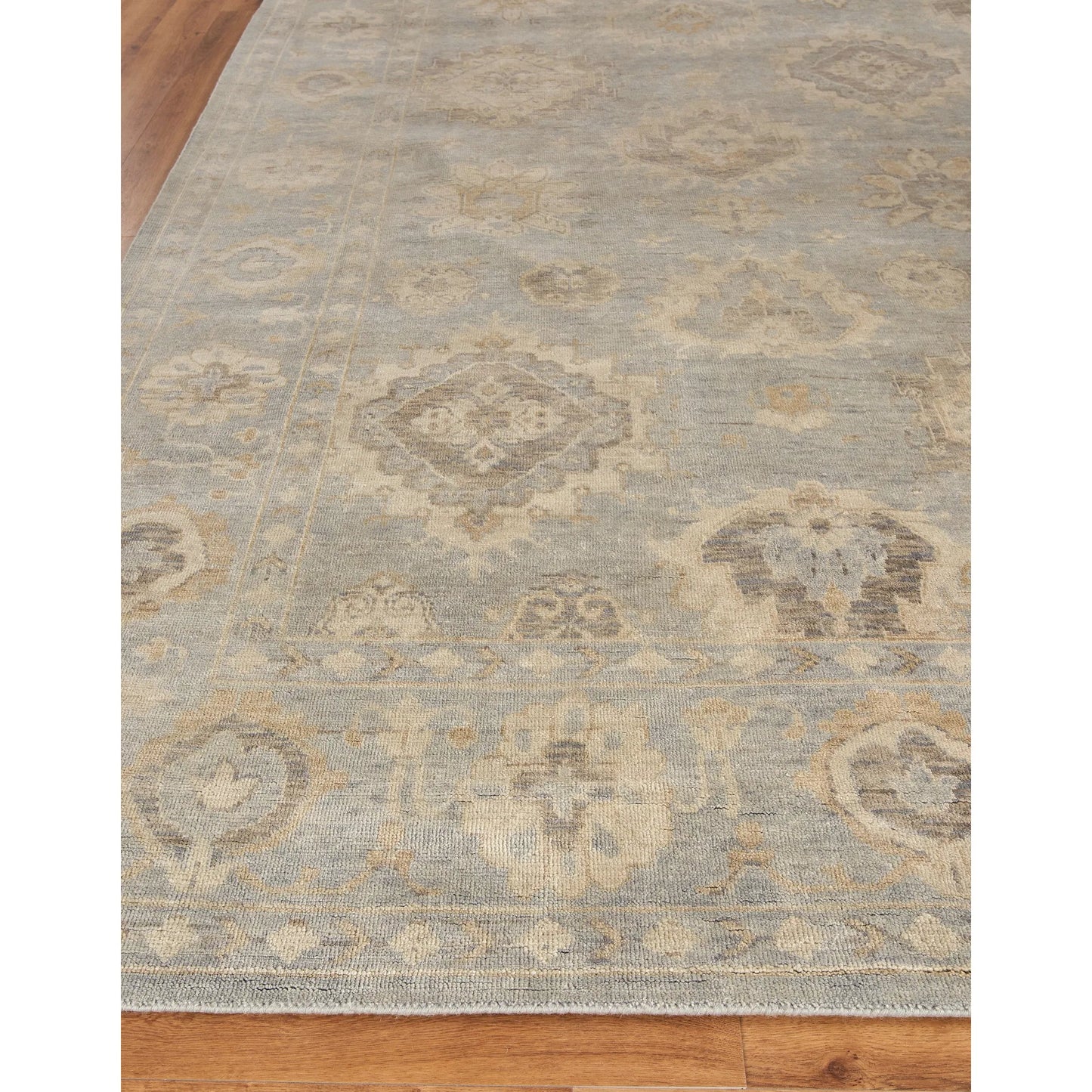 035 SI-2383911 | Lifestyle | Antique Weave Oushak 3421 Rug by Exquisite Rugs in light blue. Made from new zealand wool in a unique style.