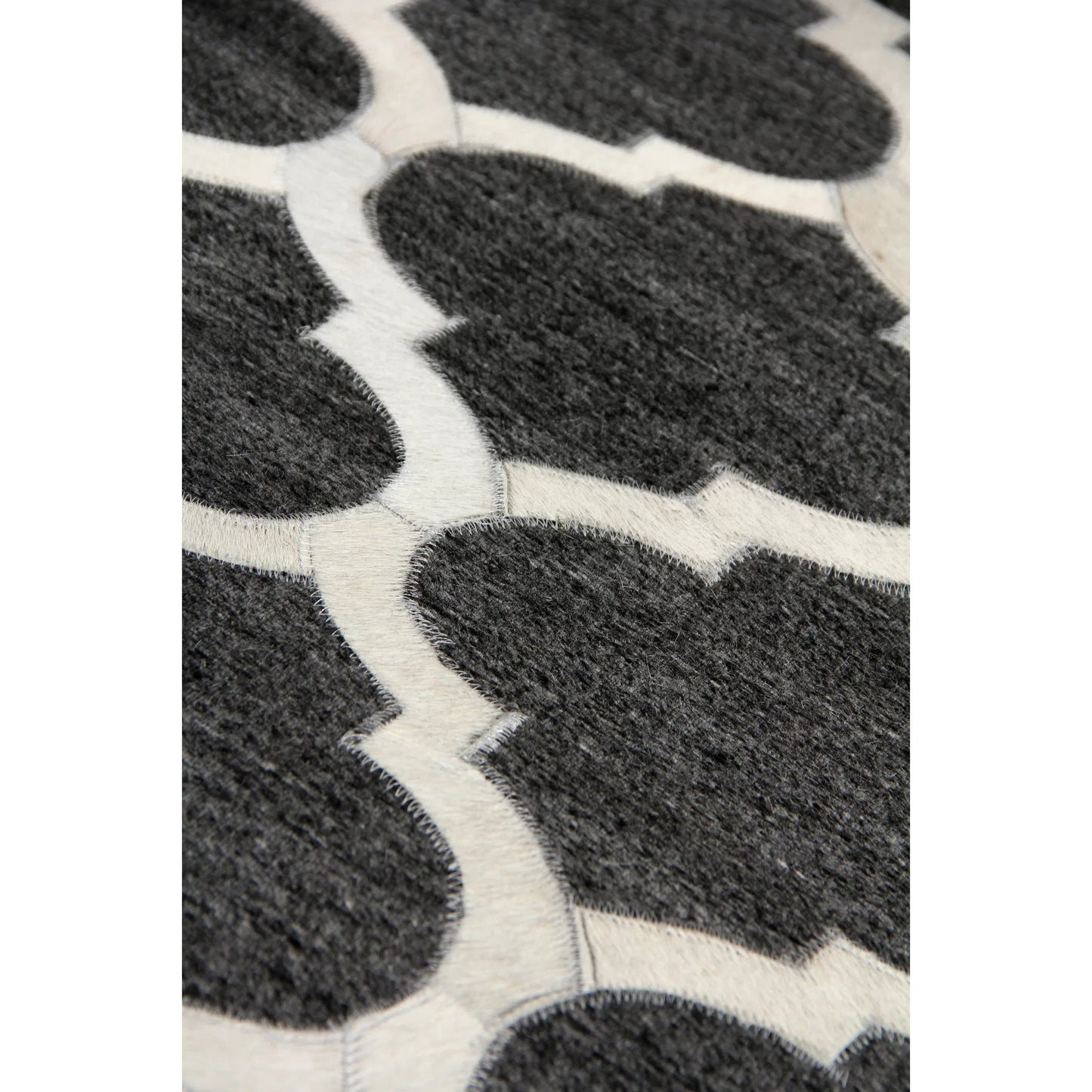 003 SI-2221921,SI-2221924,SI-2221925 | Closeup | Berlin Rug by Exquisite Rugs. Made from leather, viscose in a unique style.
