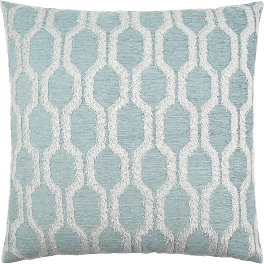 Fringed by DV Kap Home. Made from 66% viscose, 26% polyester, 8% cotton in a transitional style.