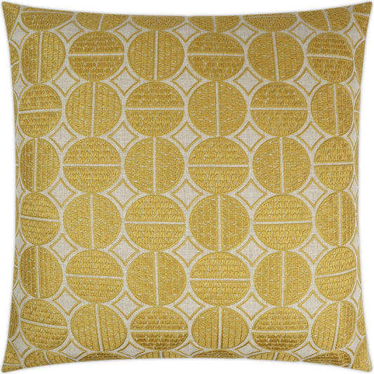 Medallions by DV Kap Home. Made from 100% polyester, embroidery: 100% viscose in a modern style.