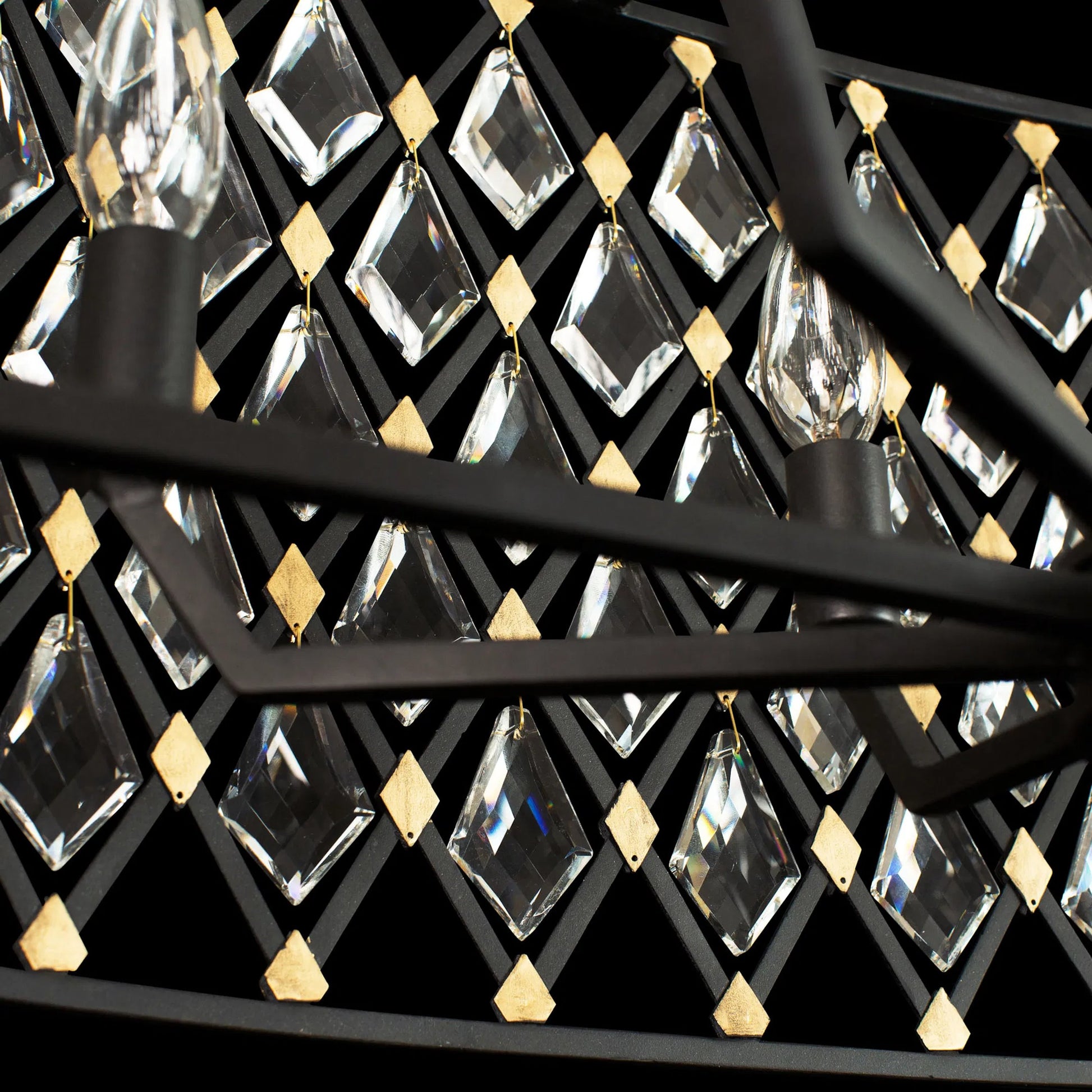 Windsor Crystal Oval Linear Pendant by Varaluz in carbon, havana gold. Made from heirloom-quality optic crystal in a transitional style.