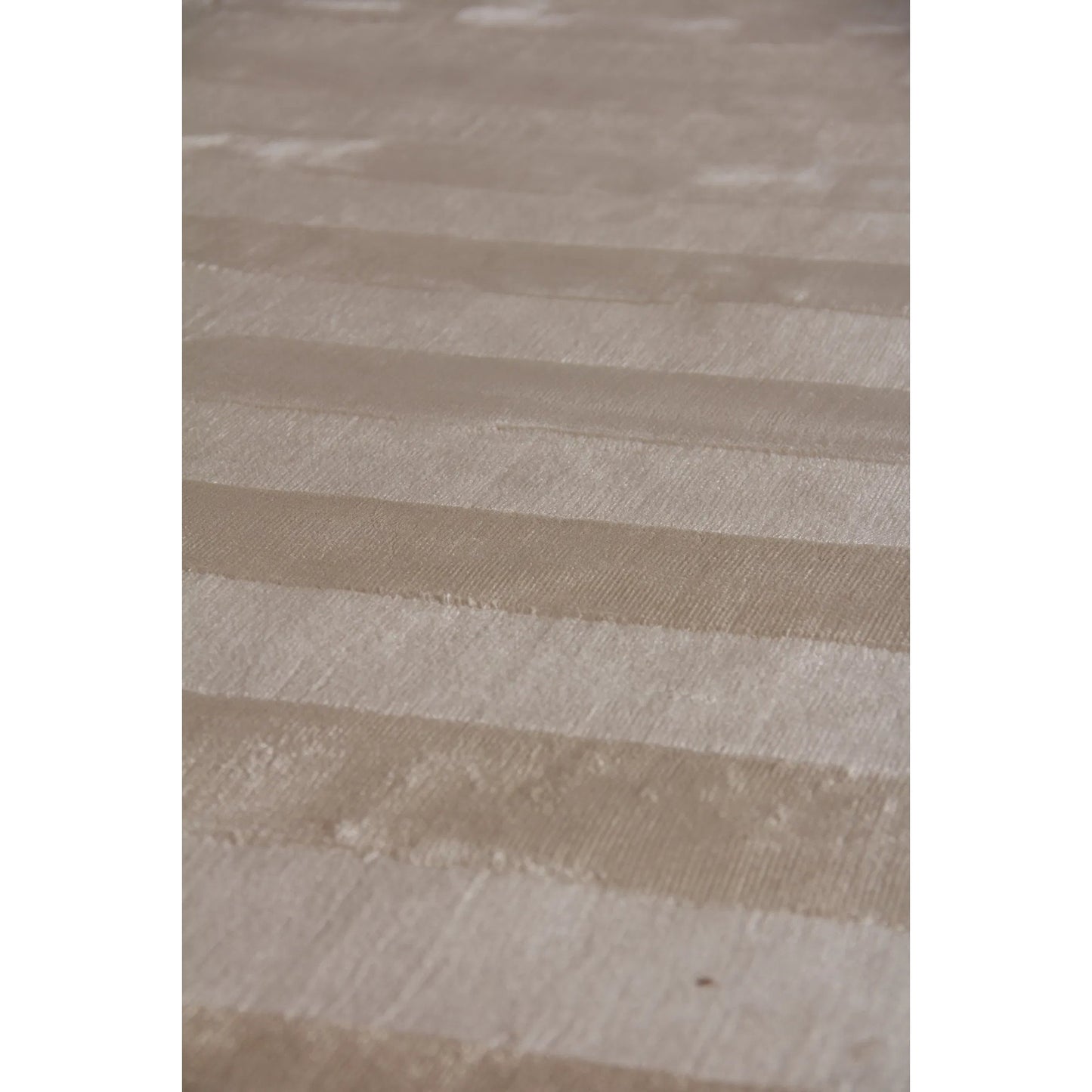 004 SI-2383957,SI-2383958 | Closeup | Rugby Rug by Exquisite Rugs in beige. Made from viscose in a unique style.