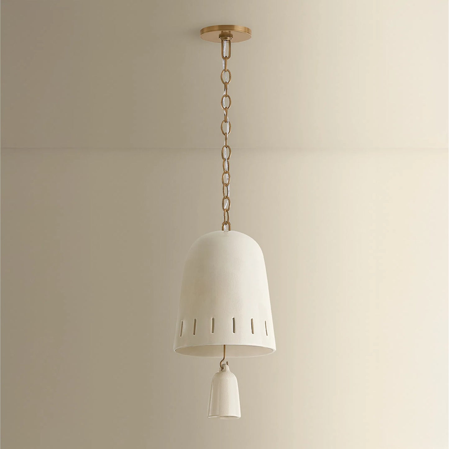 002 SI-2544246 | Lifestyle | Omi Pendant by Hudson Valley in patina brass, ceramic ivory crackle. Made from ceramic in a unique style.