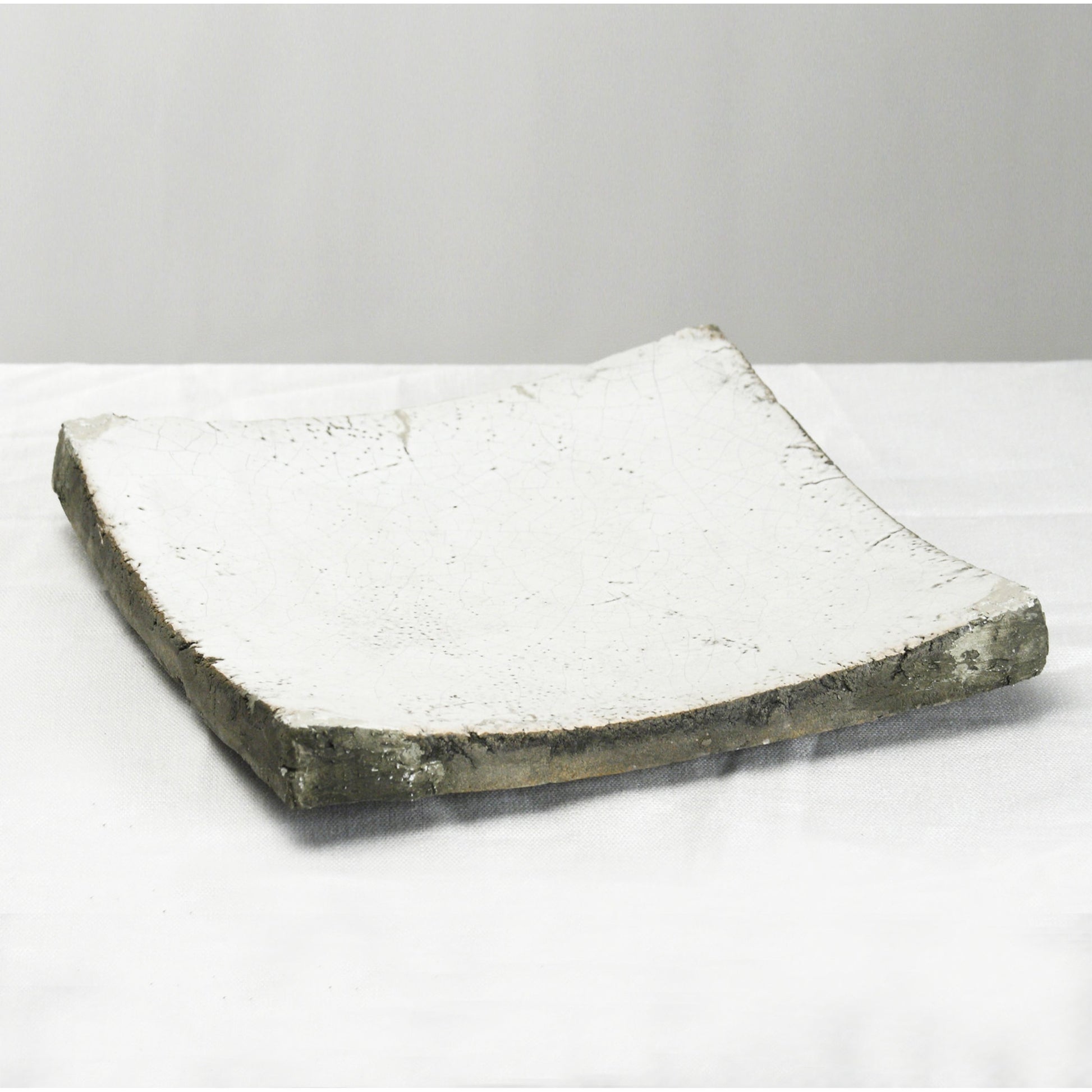 Decorative Dish by Zentique in distressed white and ceramic. Made from ceramic in a eclectic & global style.