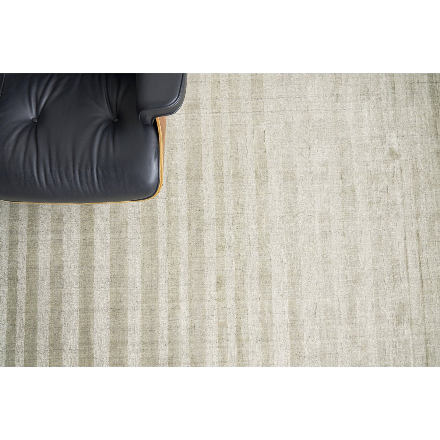 006 SI-1829542,SI-1829543,SI-1829544,SI-1829545,SI-1829546,SI-1829547 | Lifestyle | Robin Stripe 3784 Rug by Exquisite Rugs in taupe. Made from bamboo silk, wool in a unique style.