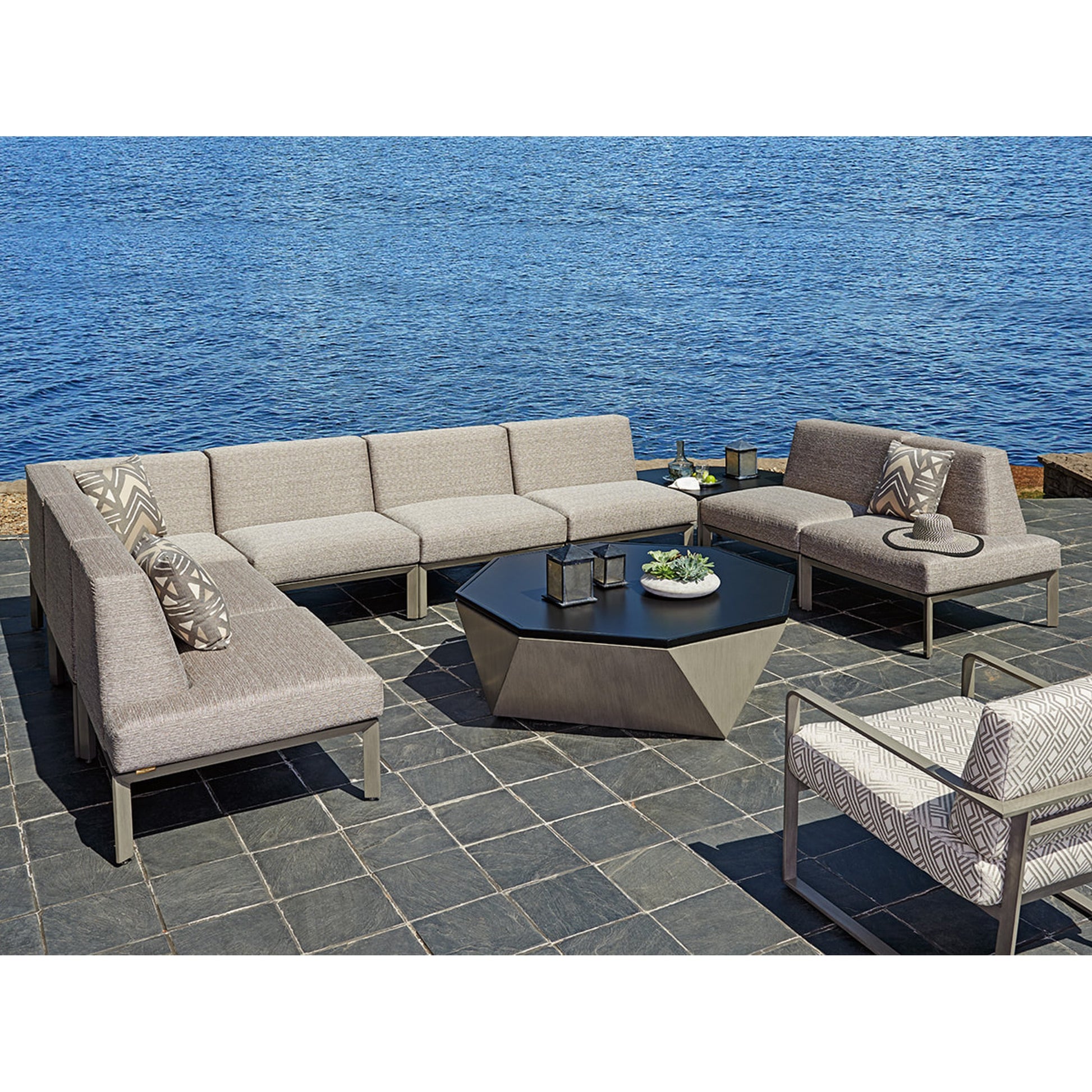 Del Mar Sectional Corner Table by Tommy Bahama Outdoor in black. Made from unique in a modern style.