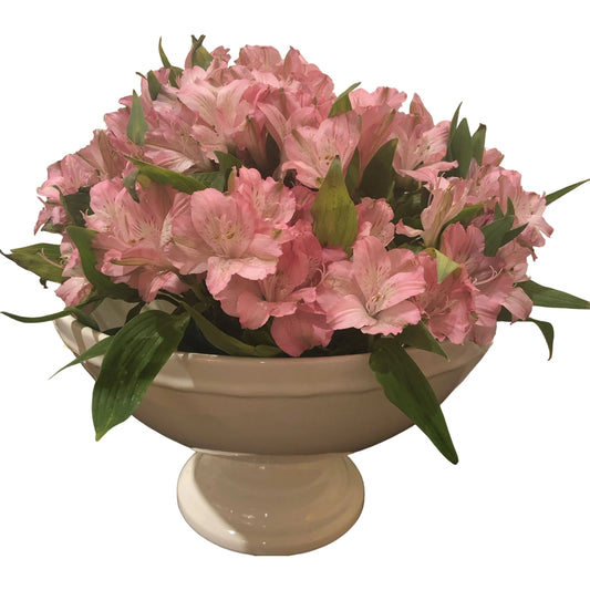 Pedestal Centerpiece by Chelsea House in off white glaze. Made from off white glaze in a transitional style.