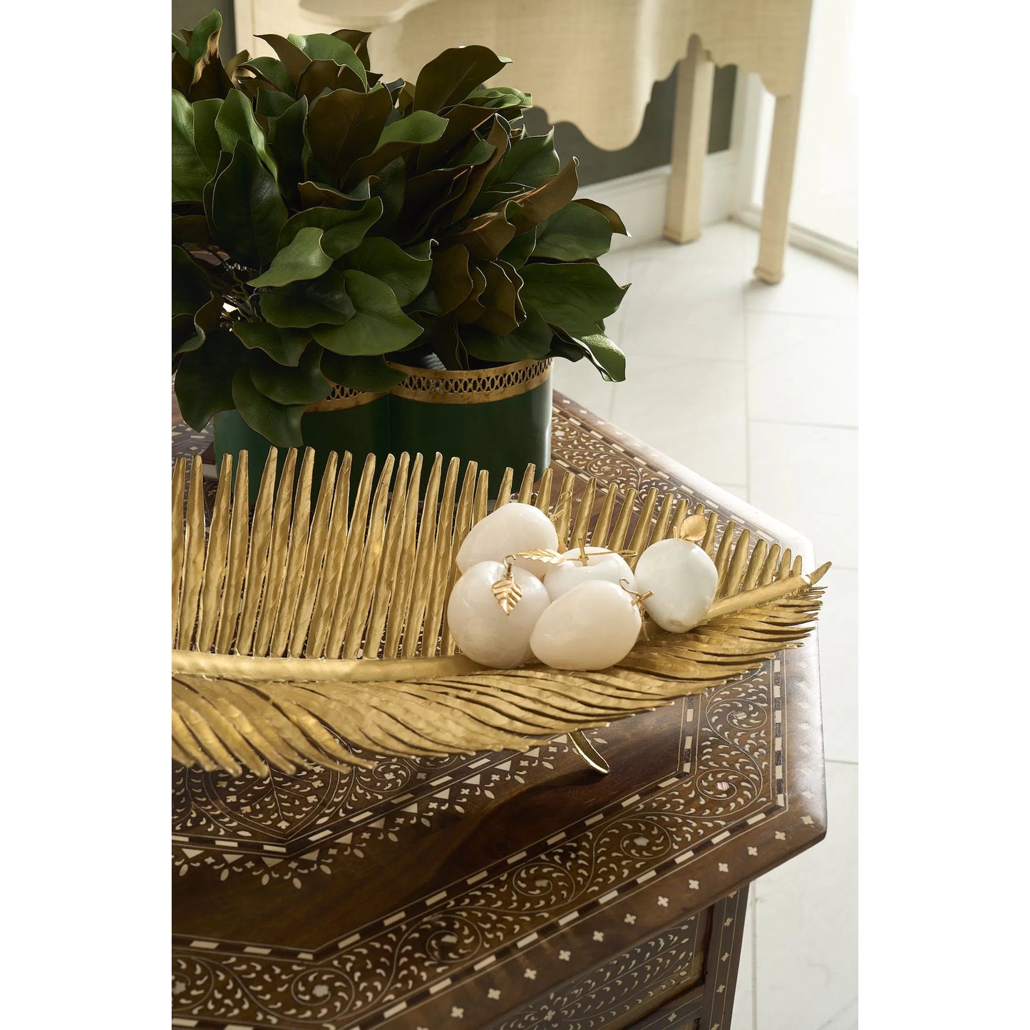 008 SR-383556 | Lifestyle | Pear by Chelsea House in white marble, antique gold leaf. Made from white marble finish in a modern style.