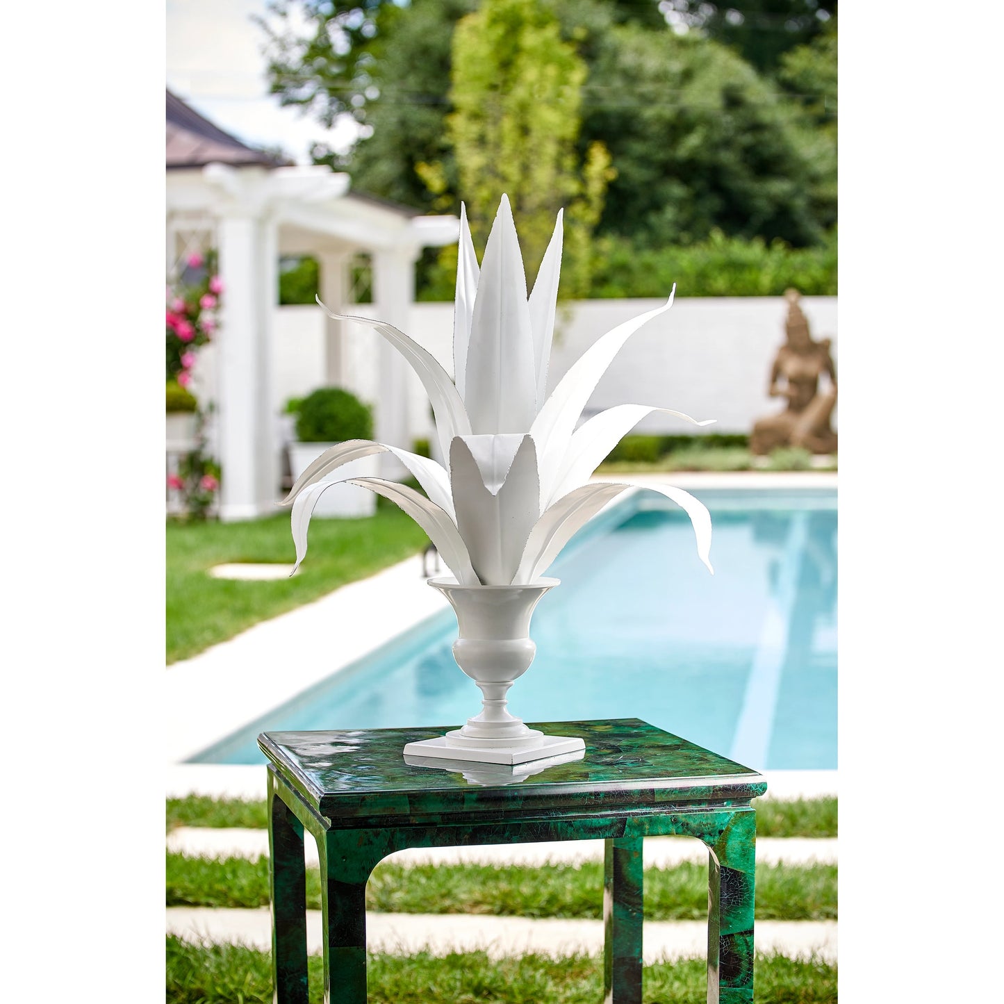 007 SR-383200 | Lifestyle | Lyon Tole Flower by Chelsea House in white. Made from tin in a transitional style.