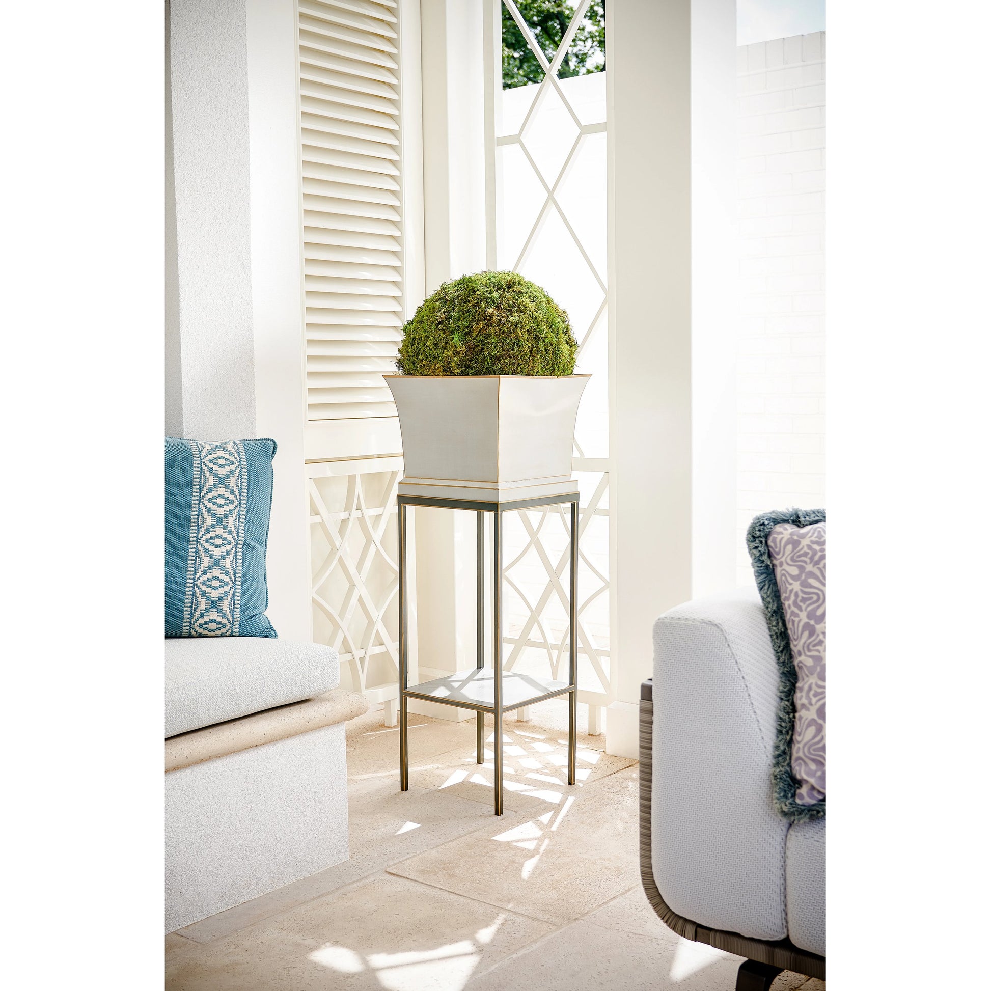 Morrow Tole Planter by Chelsea House. Made from unique in a transitional style.