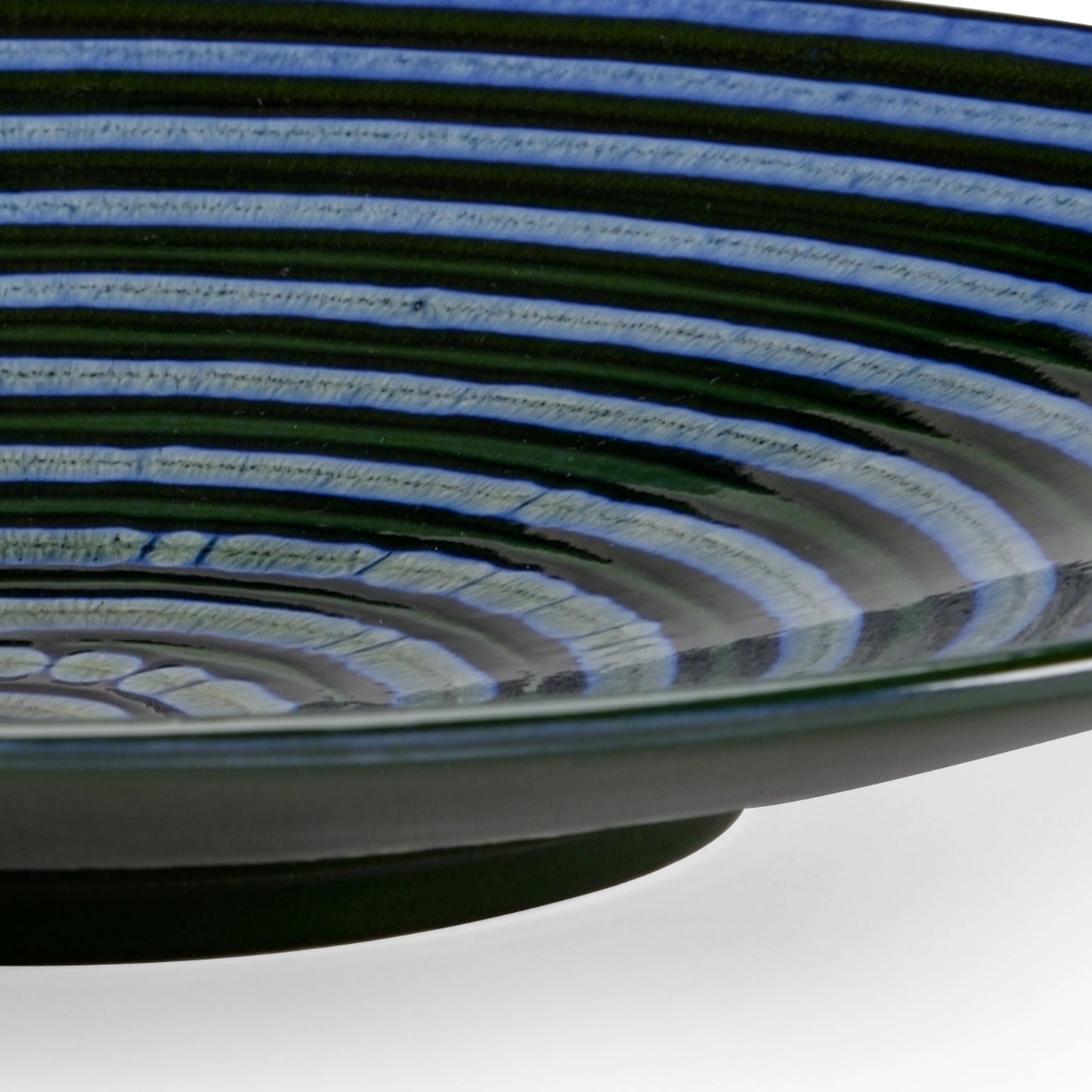 002 SR-384030 | Closeup | Swirl Plate by Chelsea House in blue, green, black glaze. Made from ceramic in a modern style.