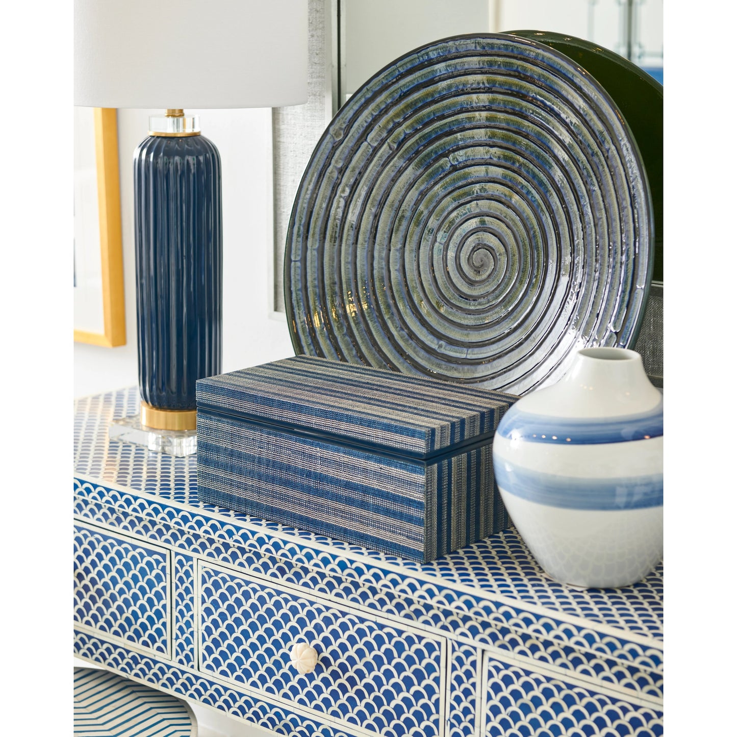 004 SR-384030 | Lifestyle | Swirl Plate by Chelsea House in blue, green, black glaze. Made from ceramic in a modern style.