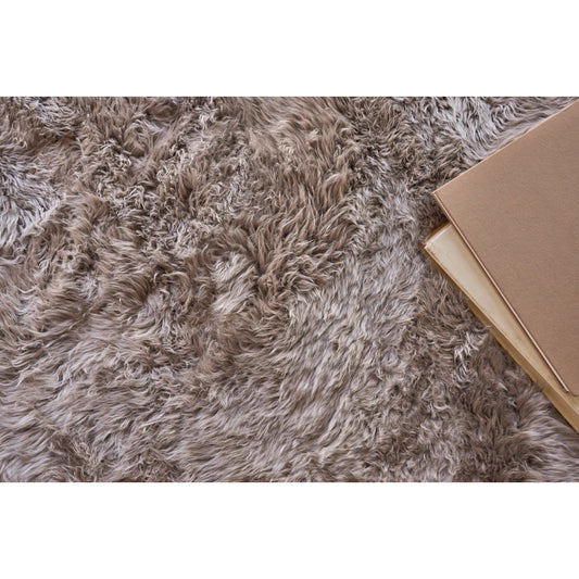 Sheepskin 3844 Rug by Exquisite Rugs in mushroom. Made from new zealand sheepskin in a unique style.